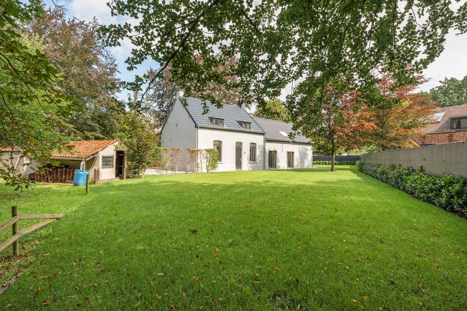 Gerenoveerde hoeve op 1313 m² met inrijlaan. foto 6