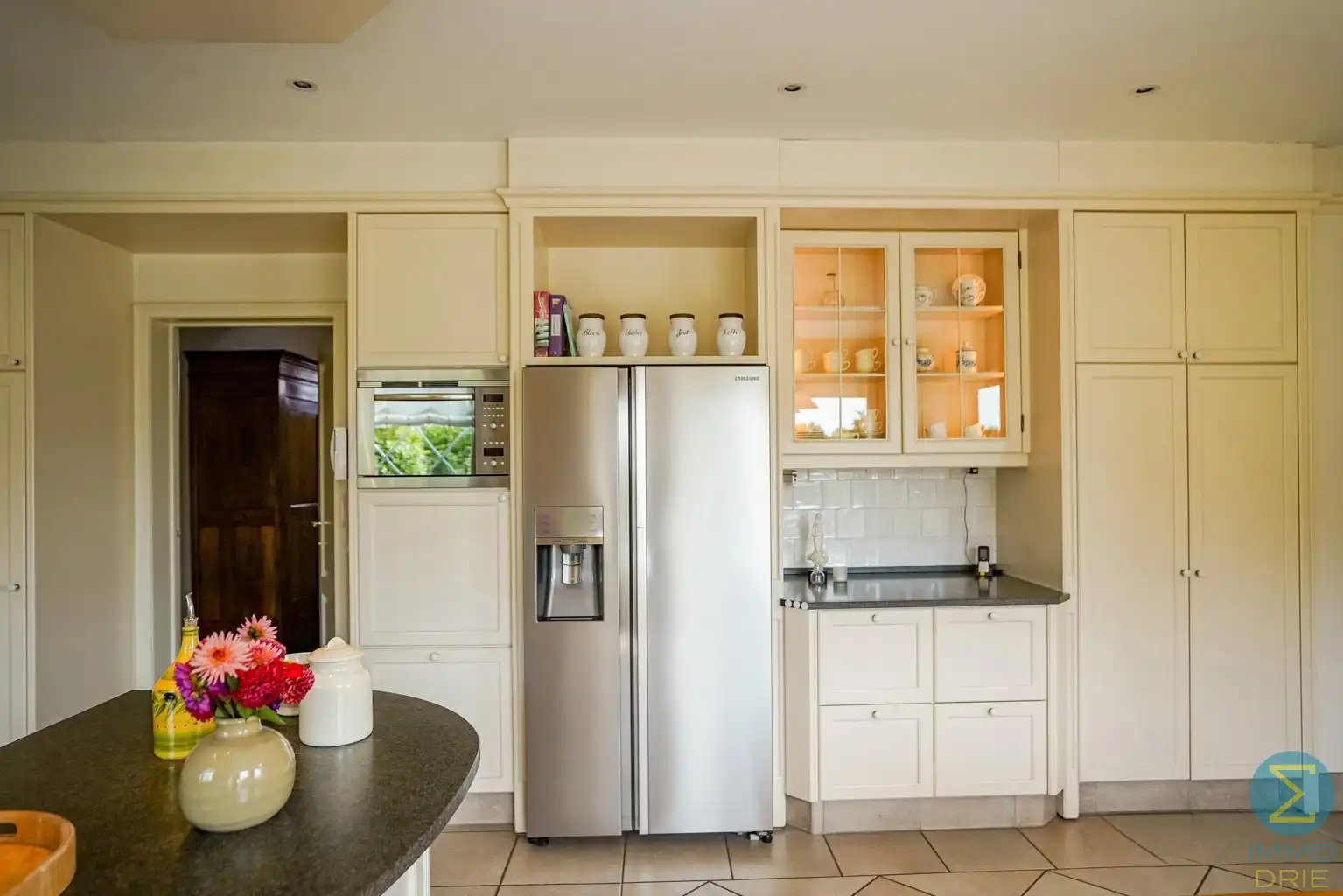 Exclusieve villa met bijgebouwen op 6.660m² grond foto 10