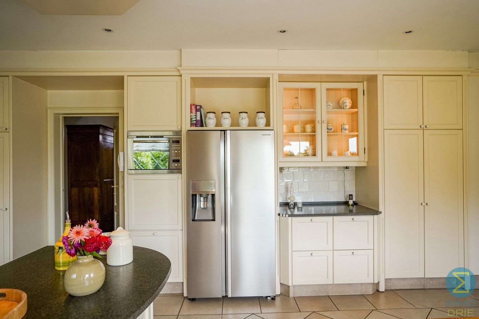 Exclusieve villa met bijgebouwen op 6.660m² grond foto 10