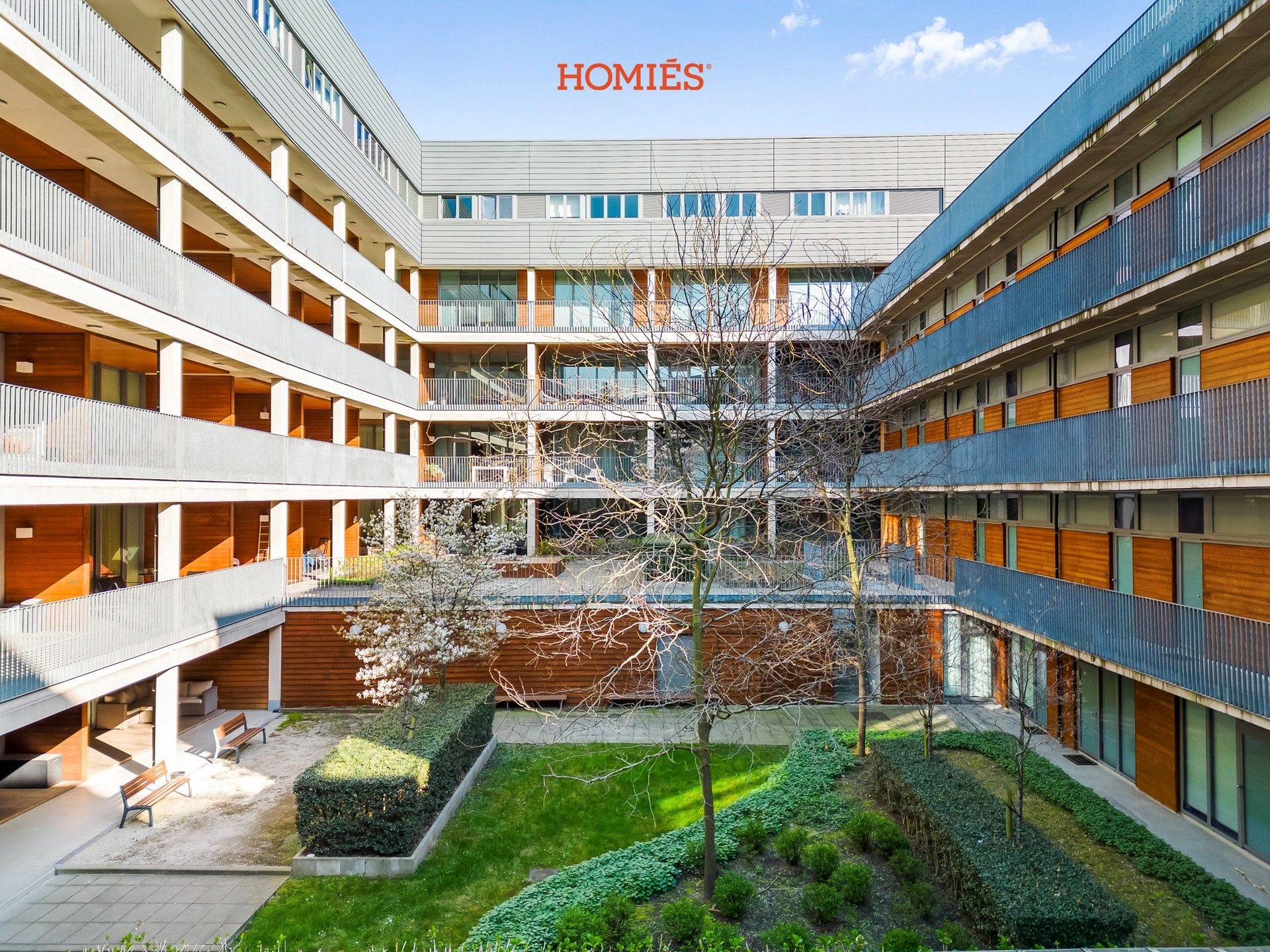 Ruim appartement met 3 slpk, riant terras en autostaanplaats foto 4