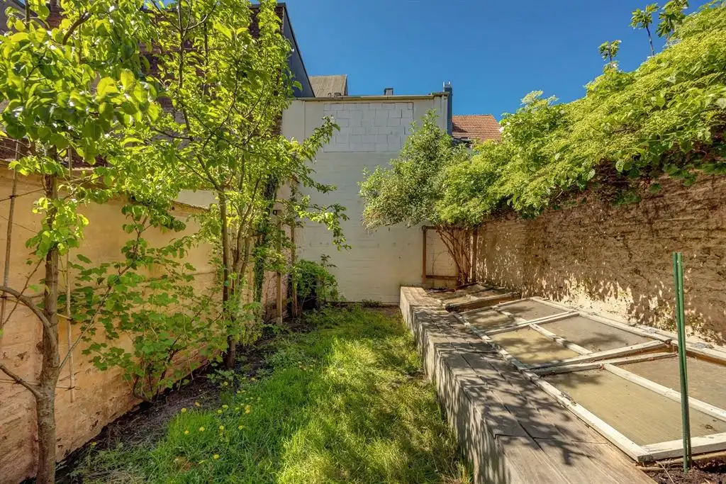 Piekfijn gerenoveerd huis met zonnige stadstuin vlakbij Park Spoor Noord  foto 4