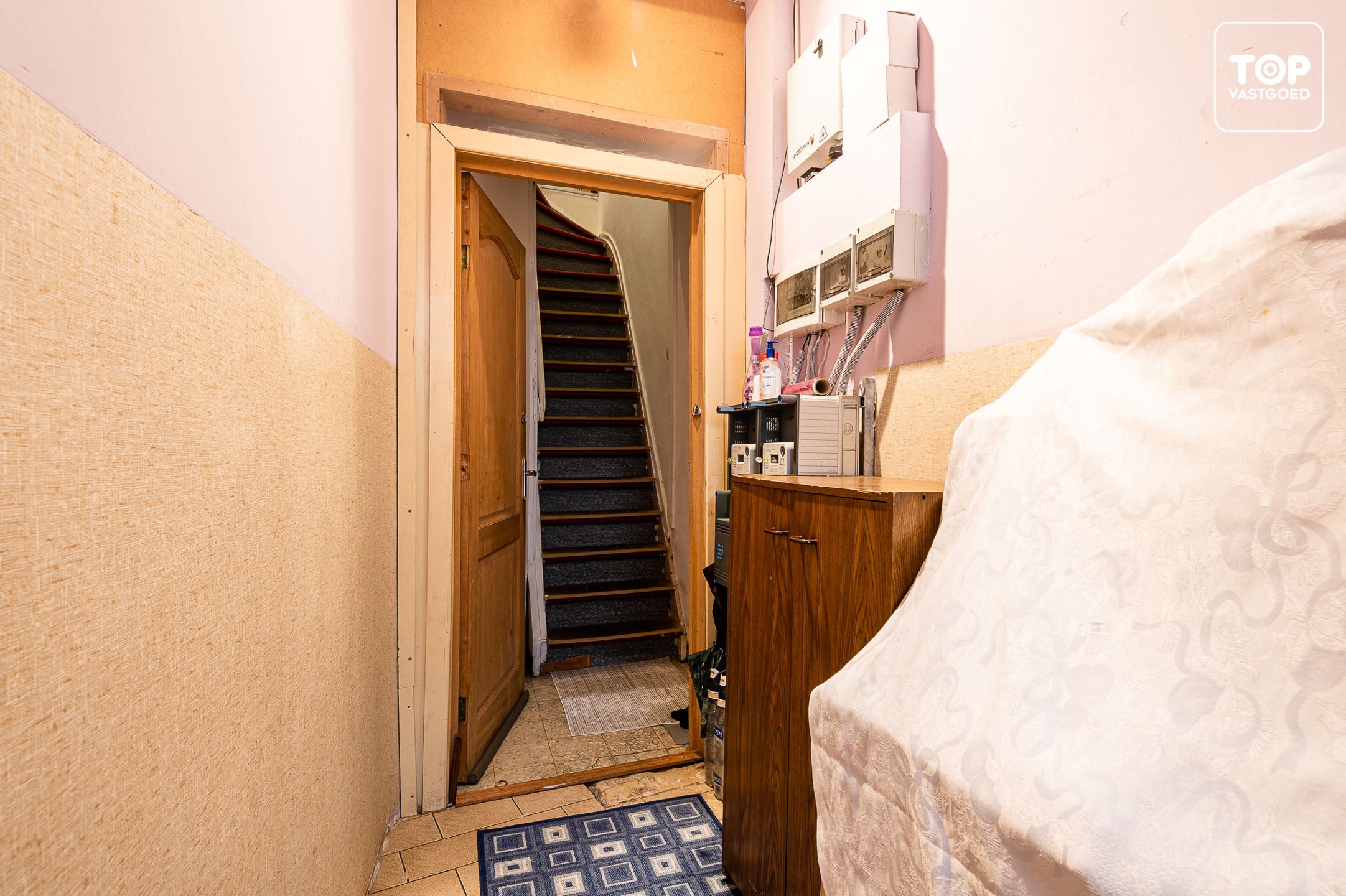 Centraal gelegen (opbrengst) eigendom met verhuurd handelsgelijkvloers en 2-slaapkamer woonst foto 30