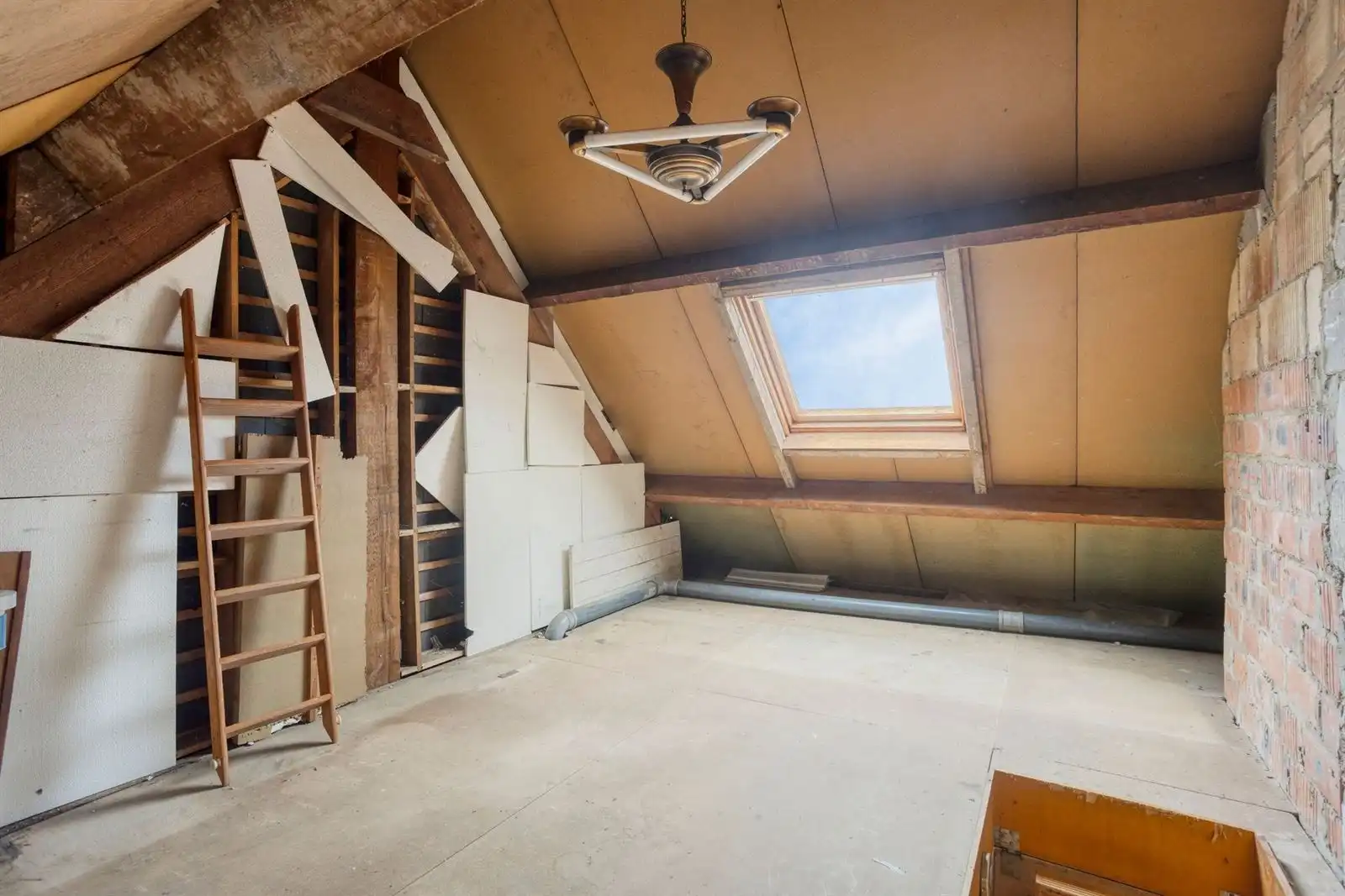 Appartement met 2 slaapkamers en zolder. foto 17