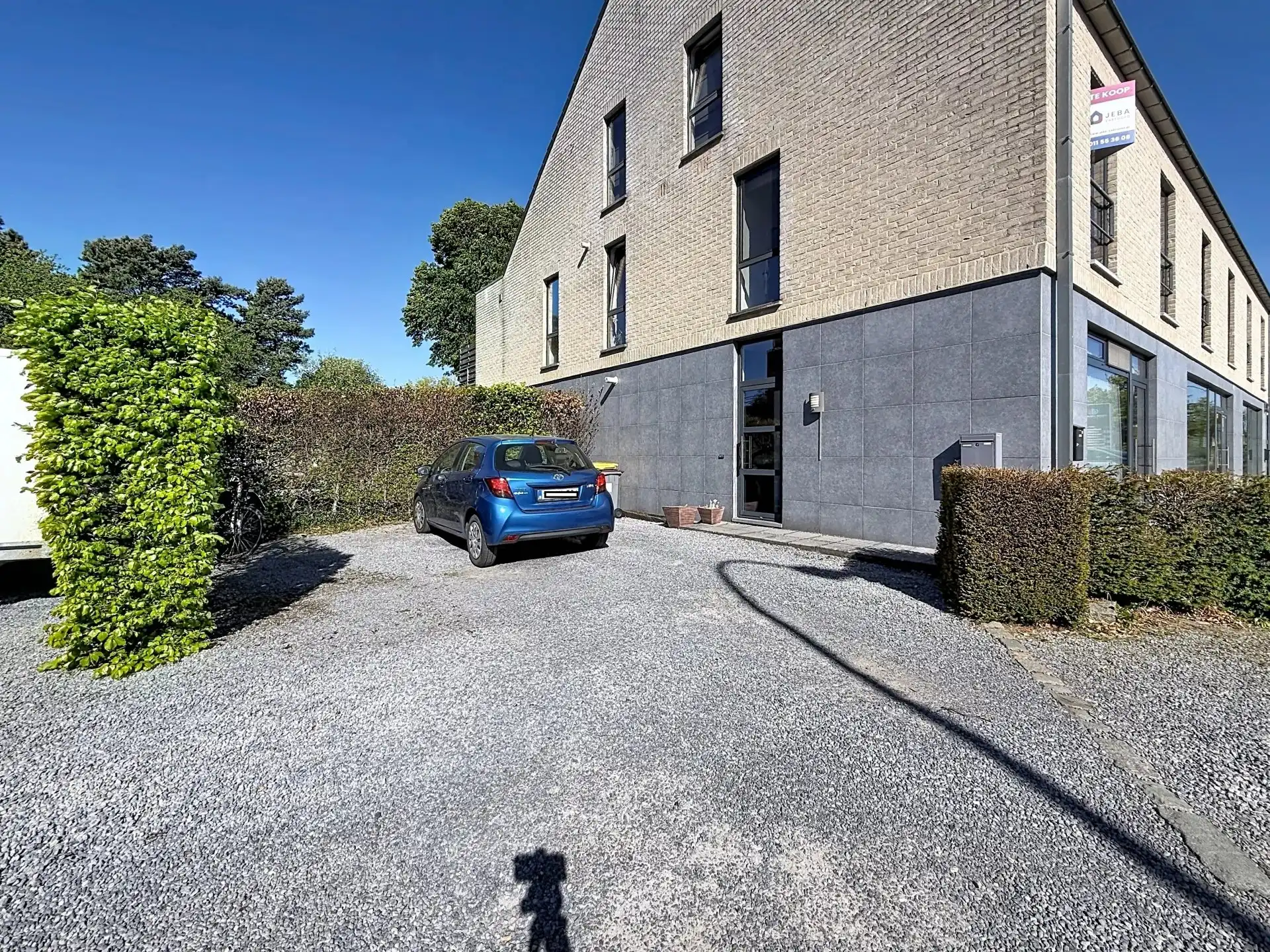 Ruim appartement met 2 slaapkamers, groot terras en staanplaats. foto 18