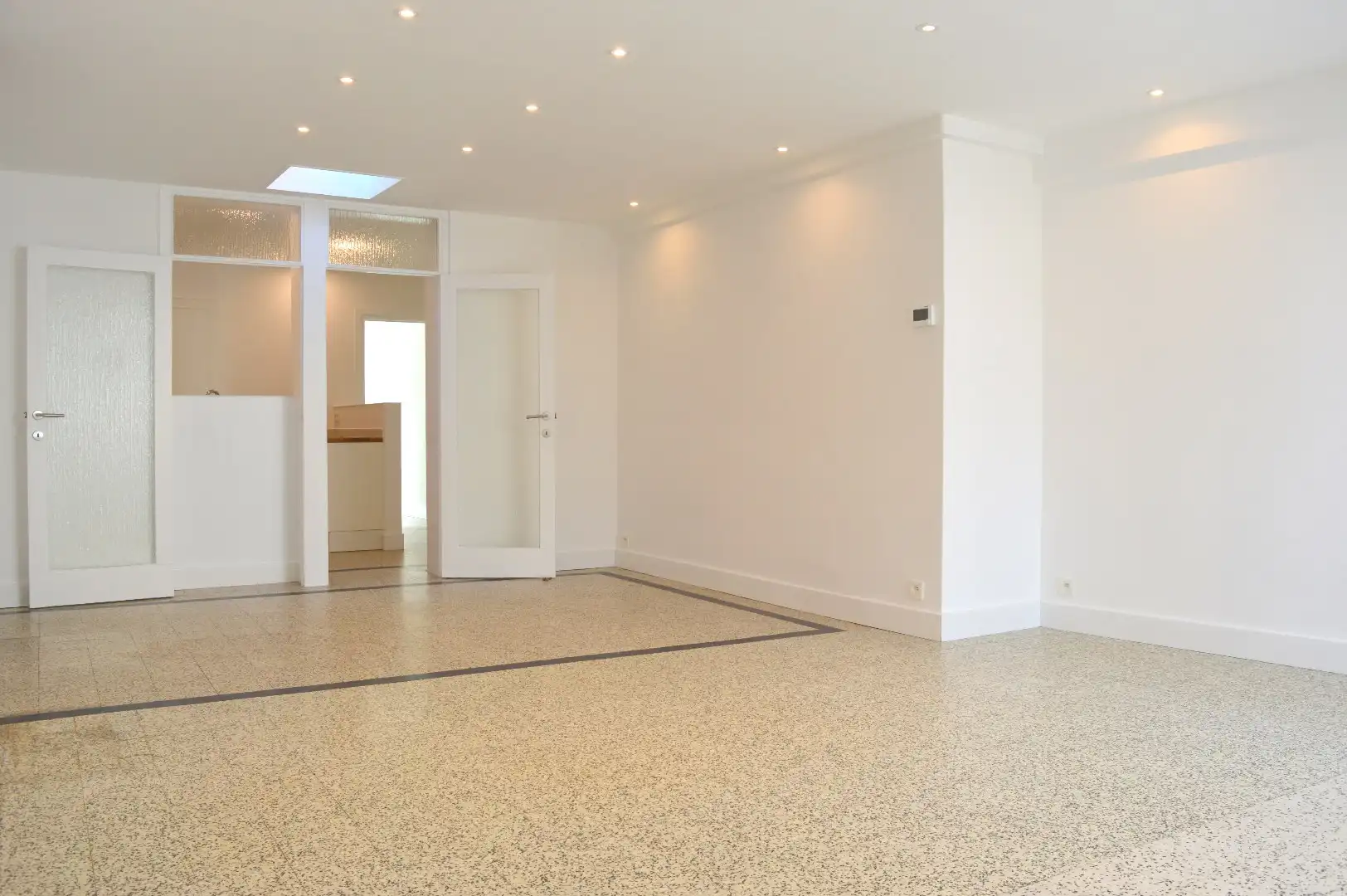 Gezellige woning met 2 slaapkamers en mooi stukje tuin te koop te Heule foto 2