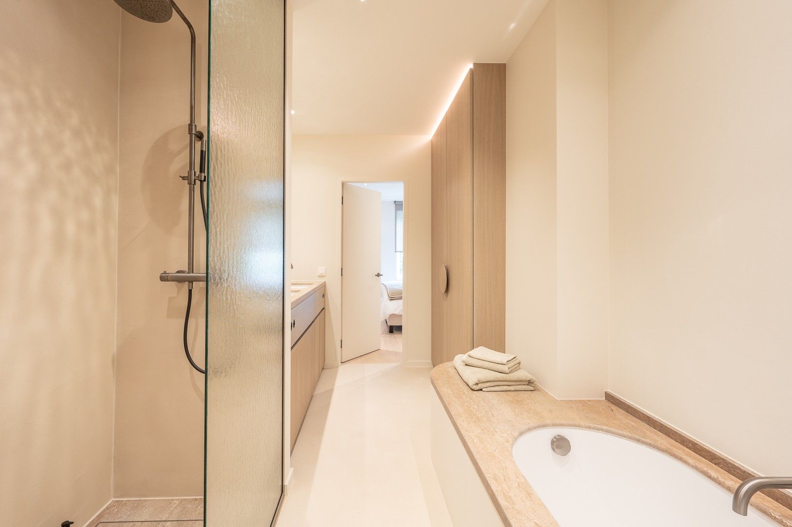 Exclusief hoekappartement van 187 m2 met 4 slaapkamers in het Zoute. foto 15