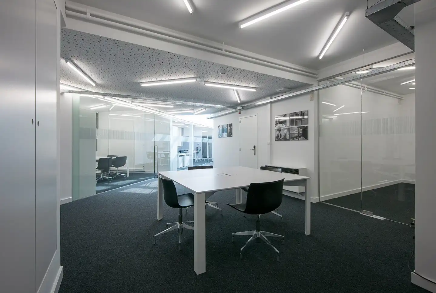 Perfect uitgerust kantoor (22 m²) met parking en alle faciliteiten inclusief, Torhout. foto 3