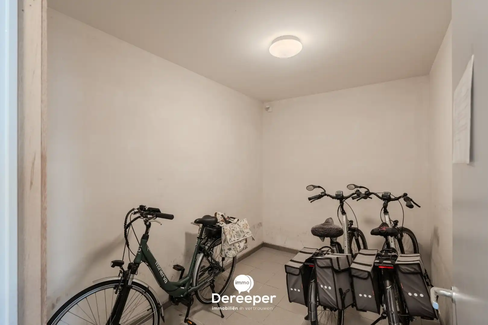 Modern en ruim duplexappartement met 3 slaapkamers in het centrum van Zerkegem foto 20