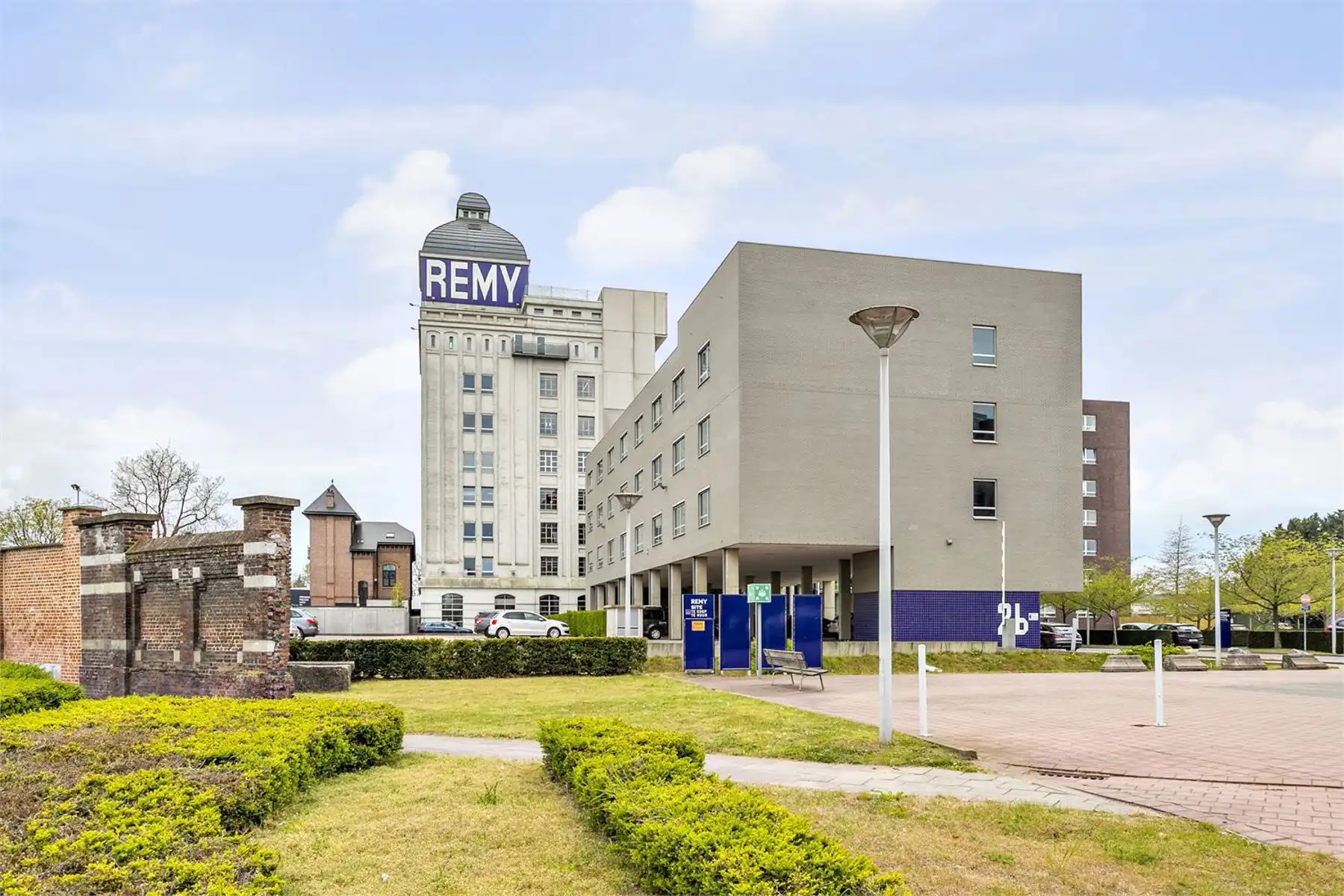 Volledige kantoorverdieping (± 867 m²) en 22 parkings foto 6