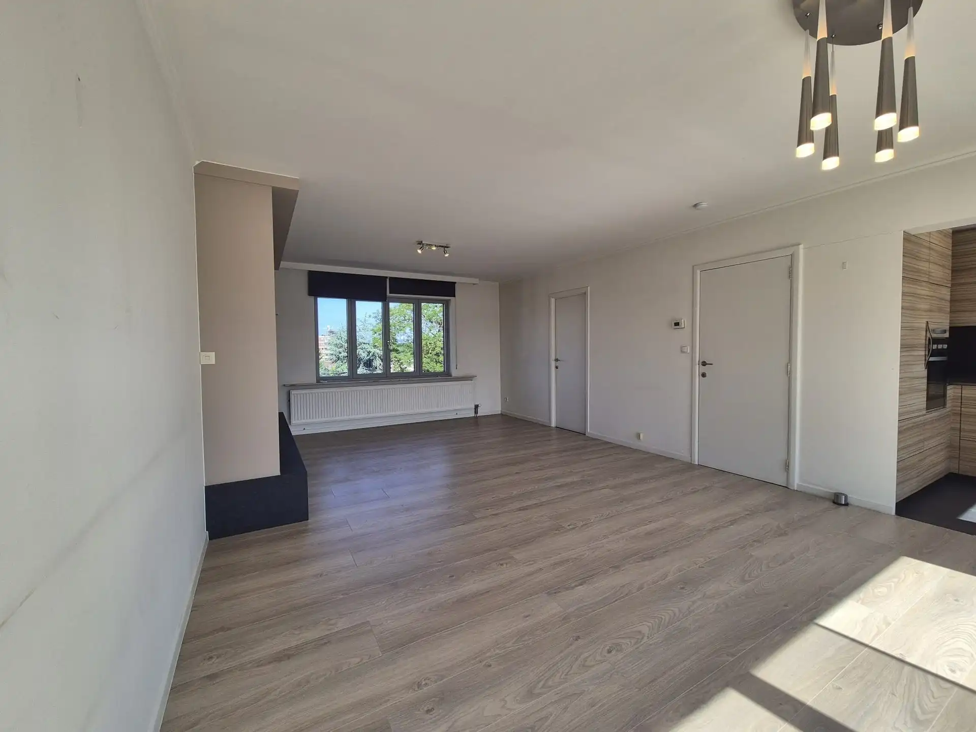 3-slaapkamer appartement met zeer groot terras huur in het centrum van Wetteren. foto 8