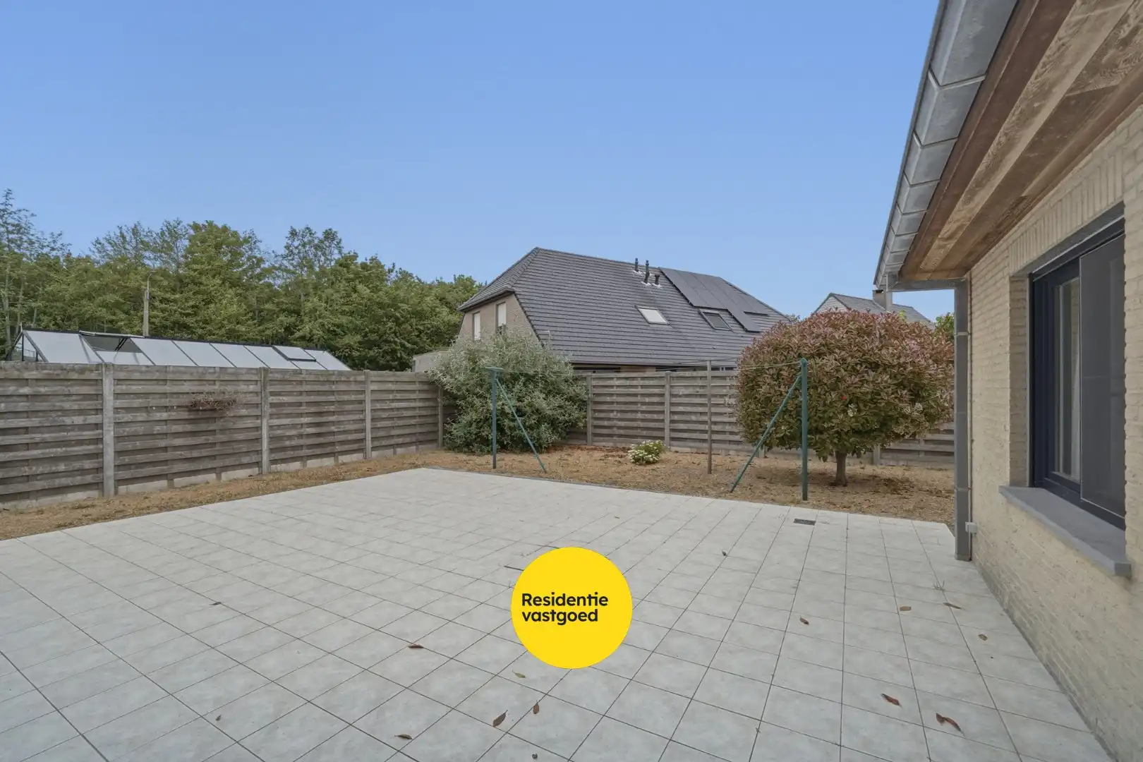 Verzorgde alleenstaande bungalow met tuin, garage en groot terras in het rustige Ettelgem foto 14
