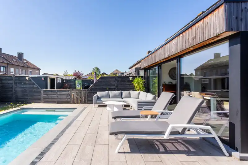 Verrassend ruime woning met zwembad! foto 15