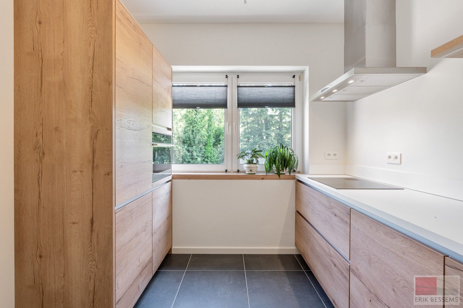Halfvrijstaande woning uit 1969 op een perceel van 635m², woonopp. 154 m² foto 5