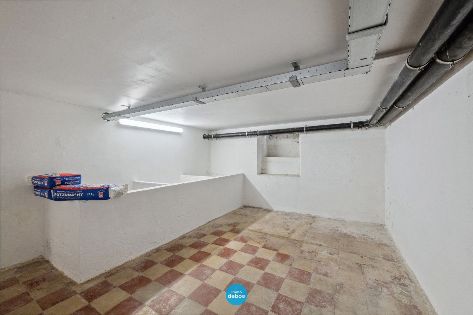 Opbrengsteigendom met ruime werkplaats/garage & 3 units foto 29