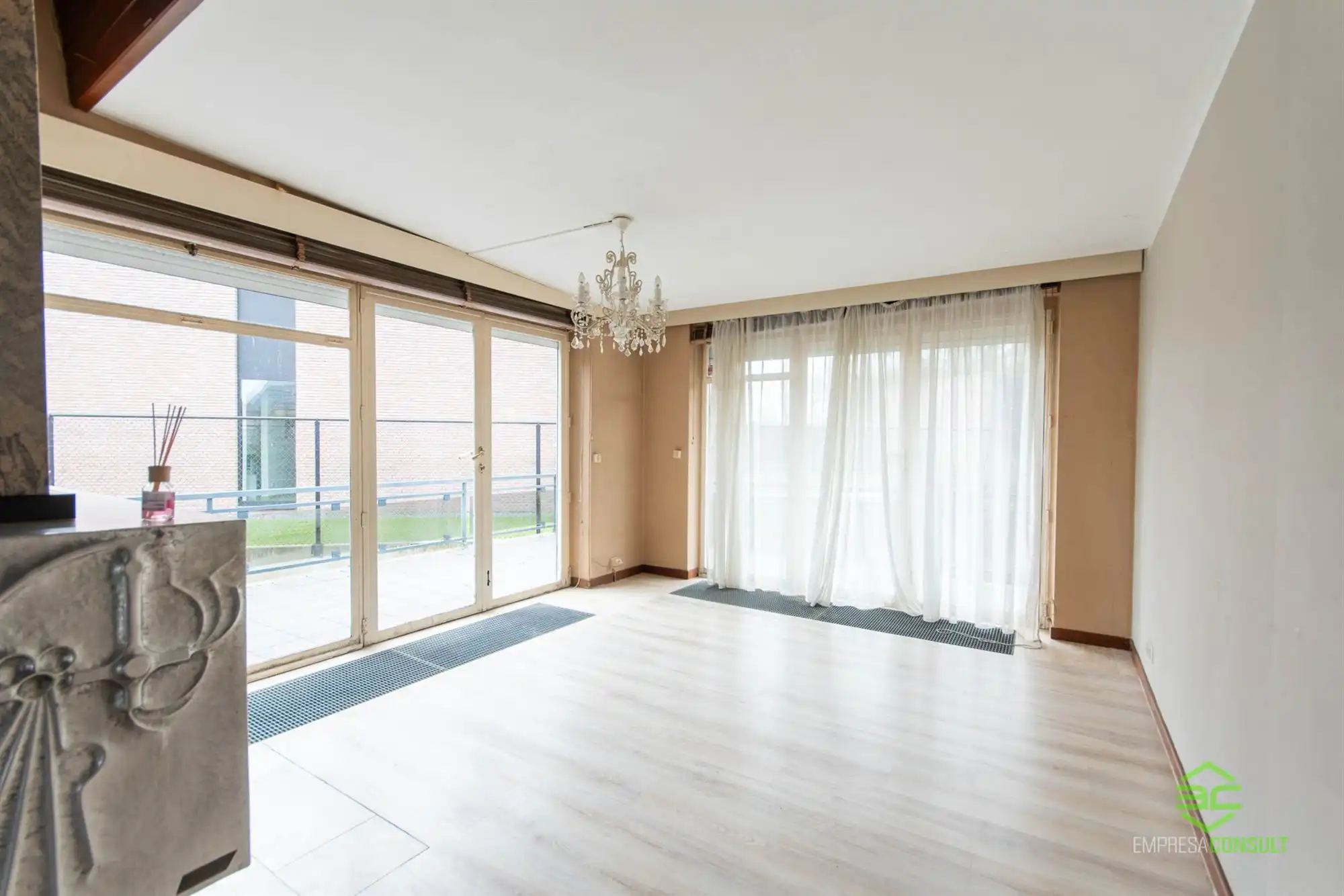 Te renoveren gezinswoning met 3 slpk op 7a 52ca nabij het centrum! foto 3