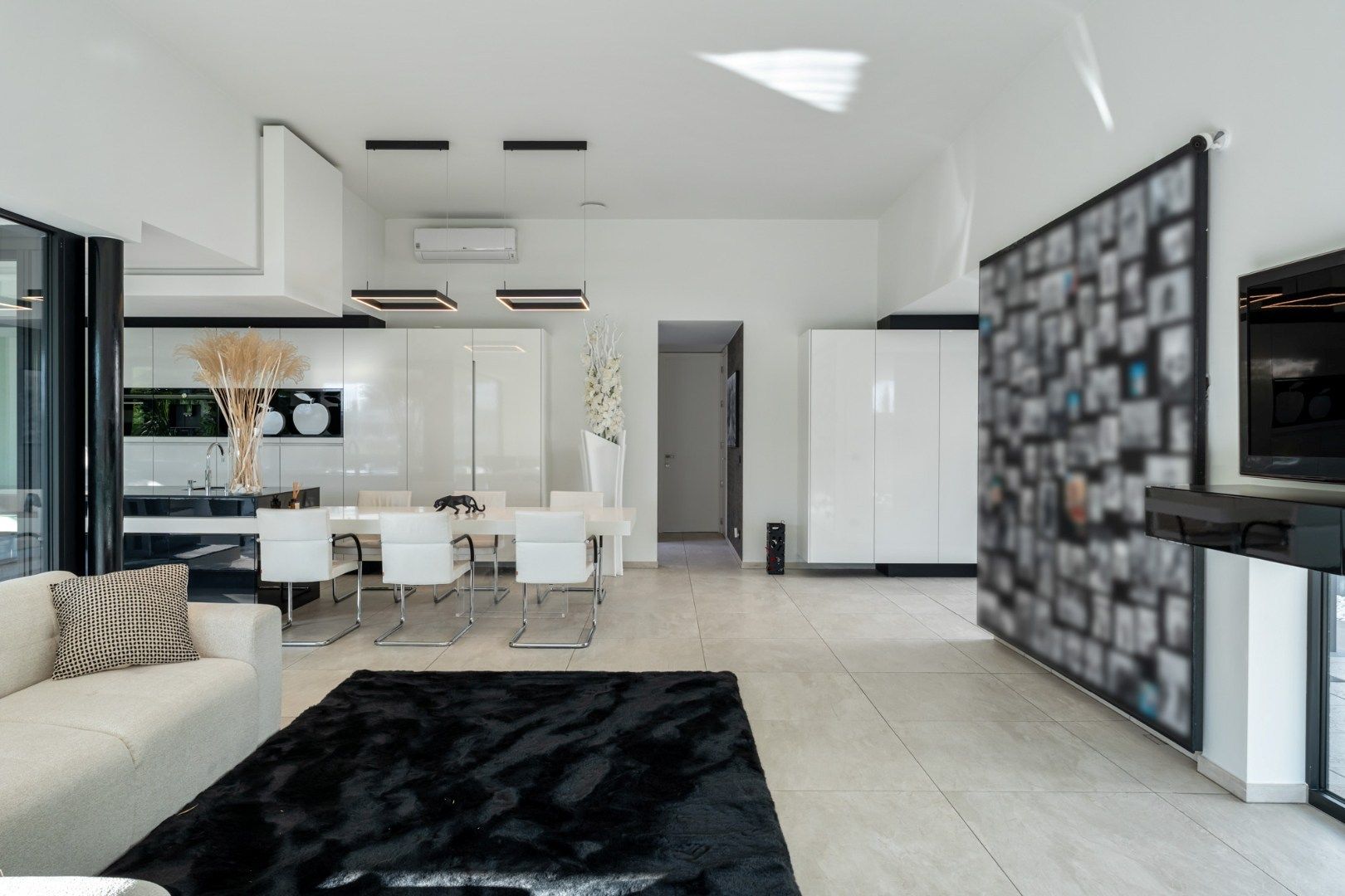 Unieke designvilla met zwembad en panoramisch uitzicht op het Albertkanaal foto 16