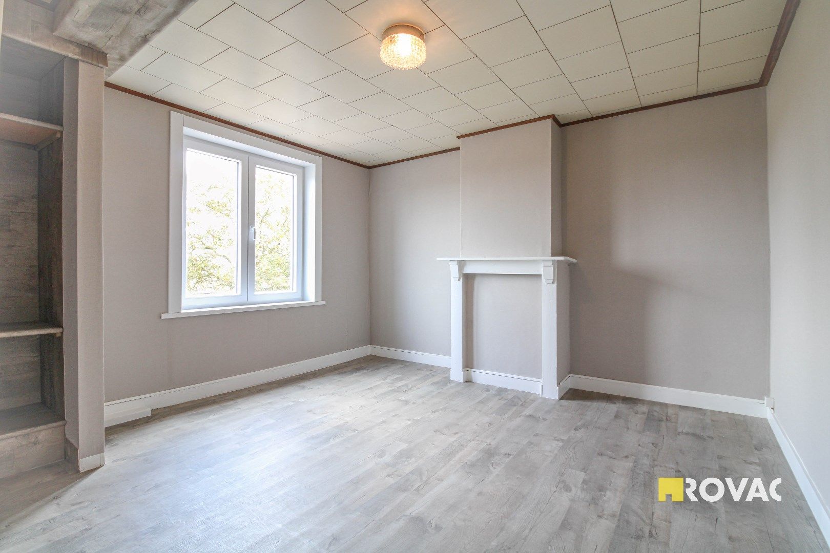 Landelijk gelegen alleenstaande woning met weide! foto 10
