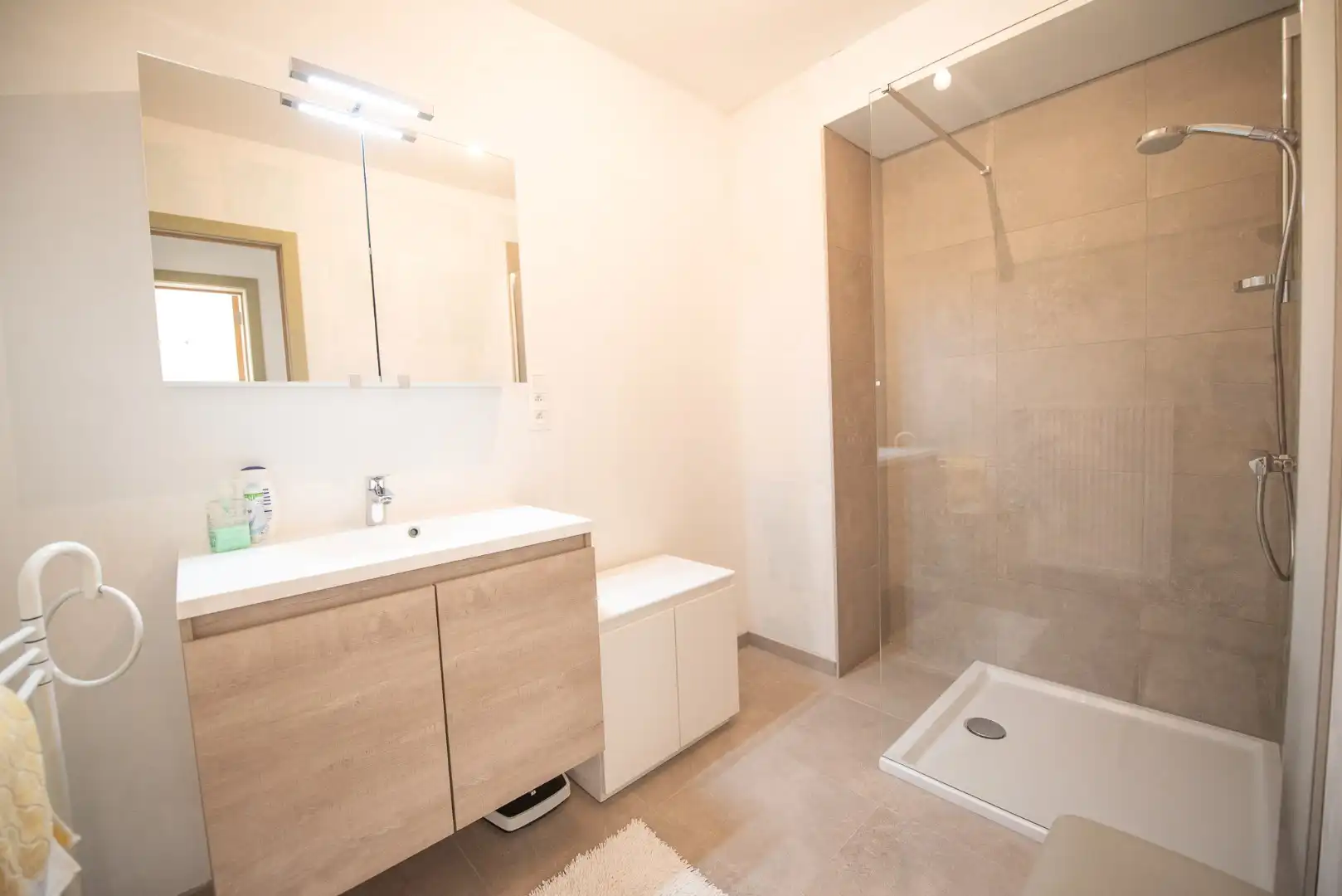 Centraal gelegen nieuwbouwappartement met 1 slaapkamer te koop te Waregem. foto 6