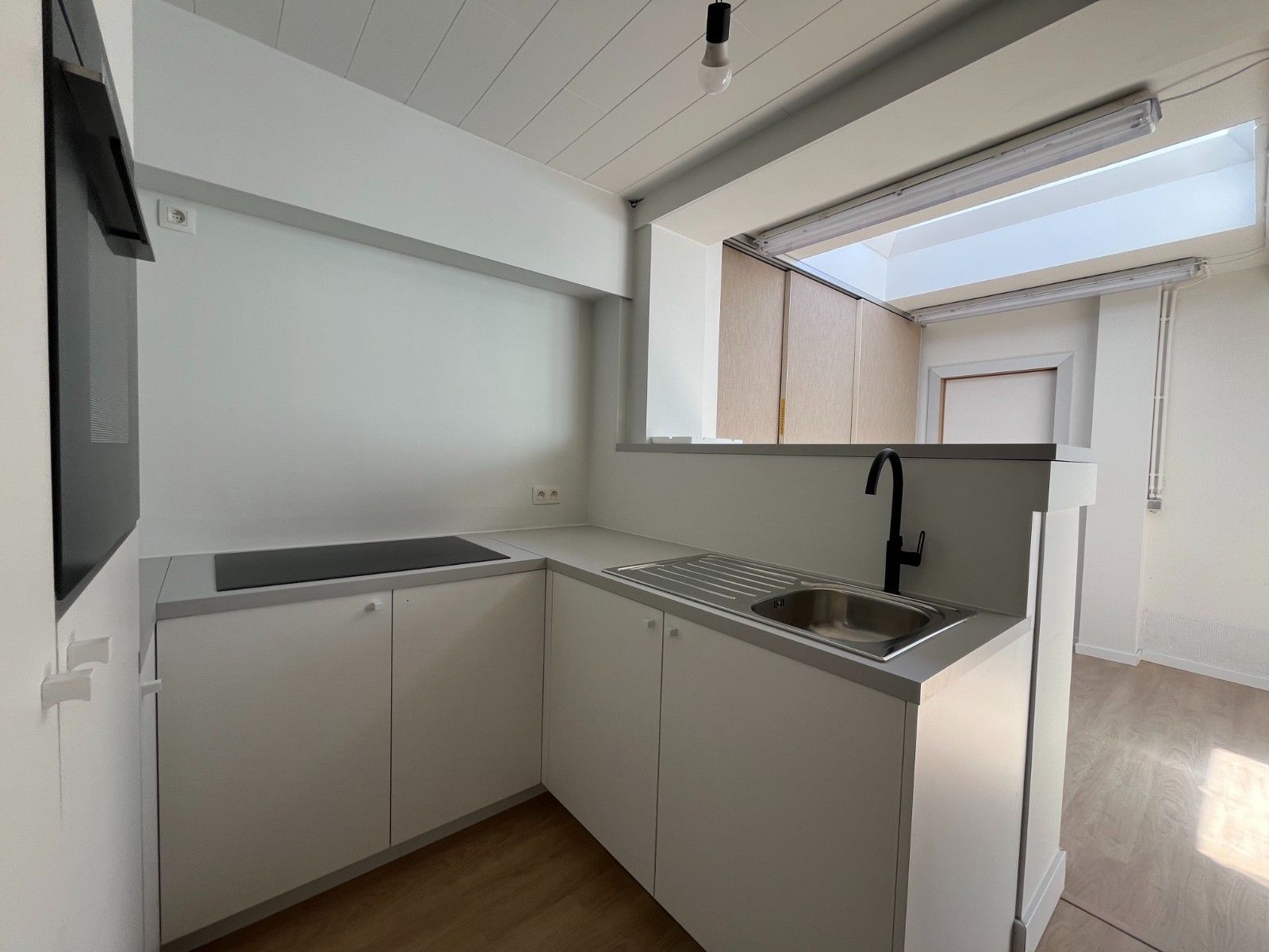 Te Huur: Karaktervolle, gerenoveerde woning met 6 slaapkamers in Kruisem foto 28