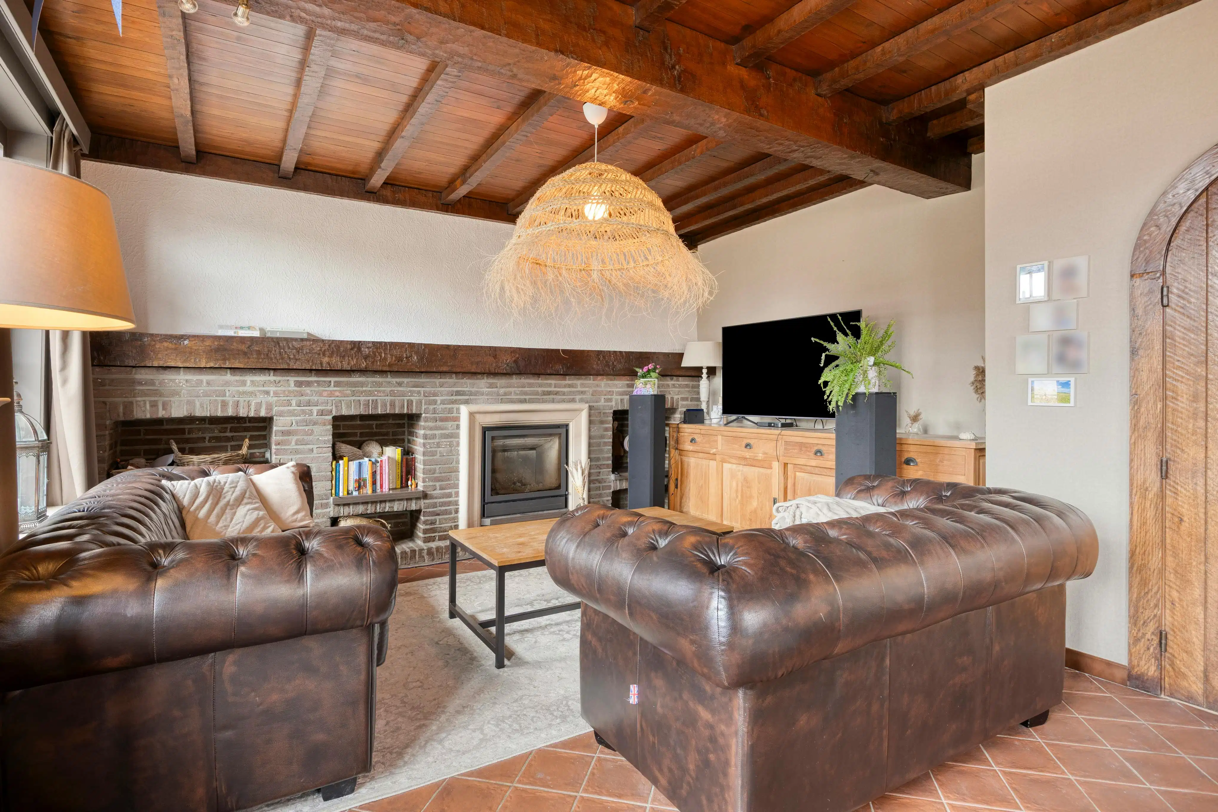 Karaktervolle gezinswoning op toplocatie te koop in Eeklo foto 5