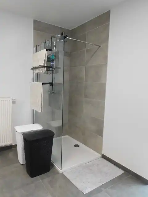 Rustig gelegen gelijkvloers appartement met tuin en carport foto 8