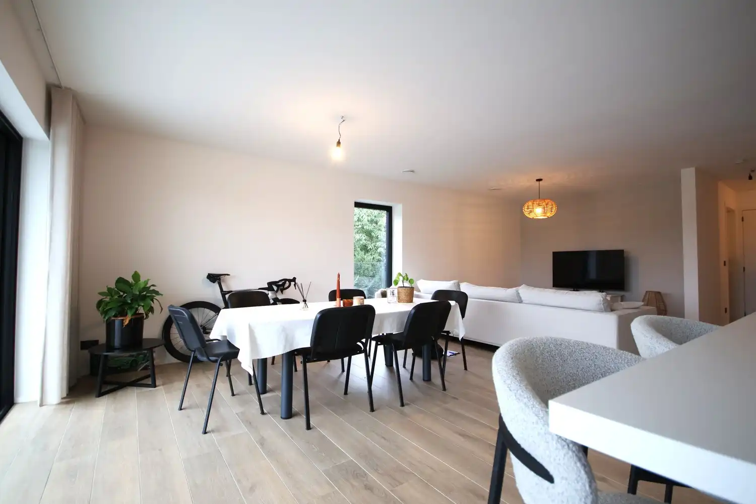 Ruim duplexappartement met prachtig uitzicht in Gingelom foto 12