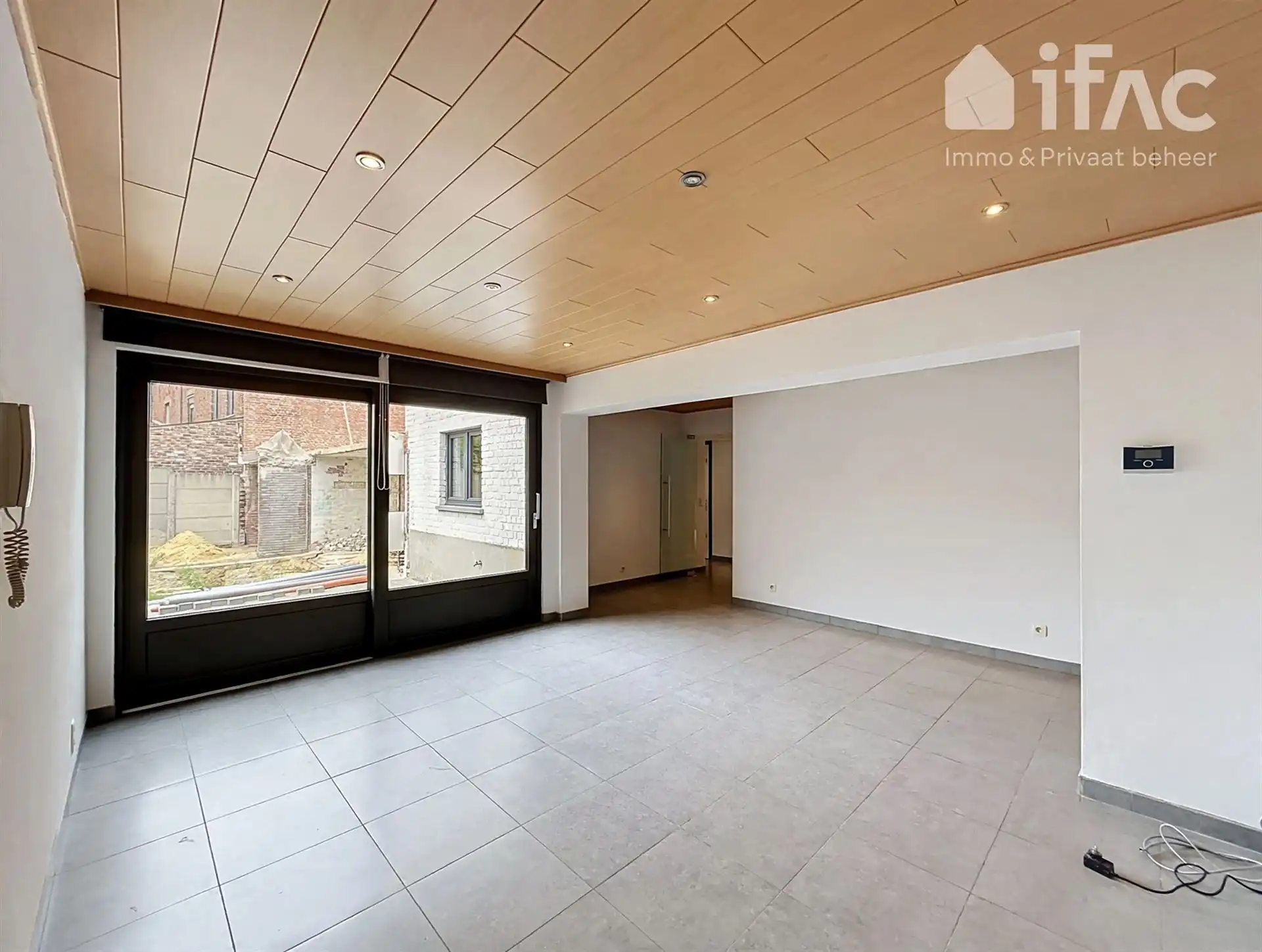 Fijn gelegen 2 slaapkamer appartement met tuin foto 7