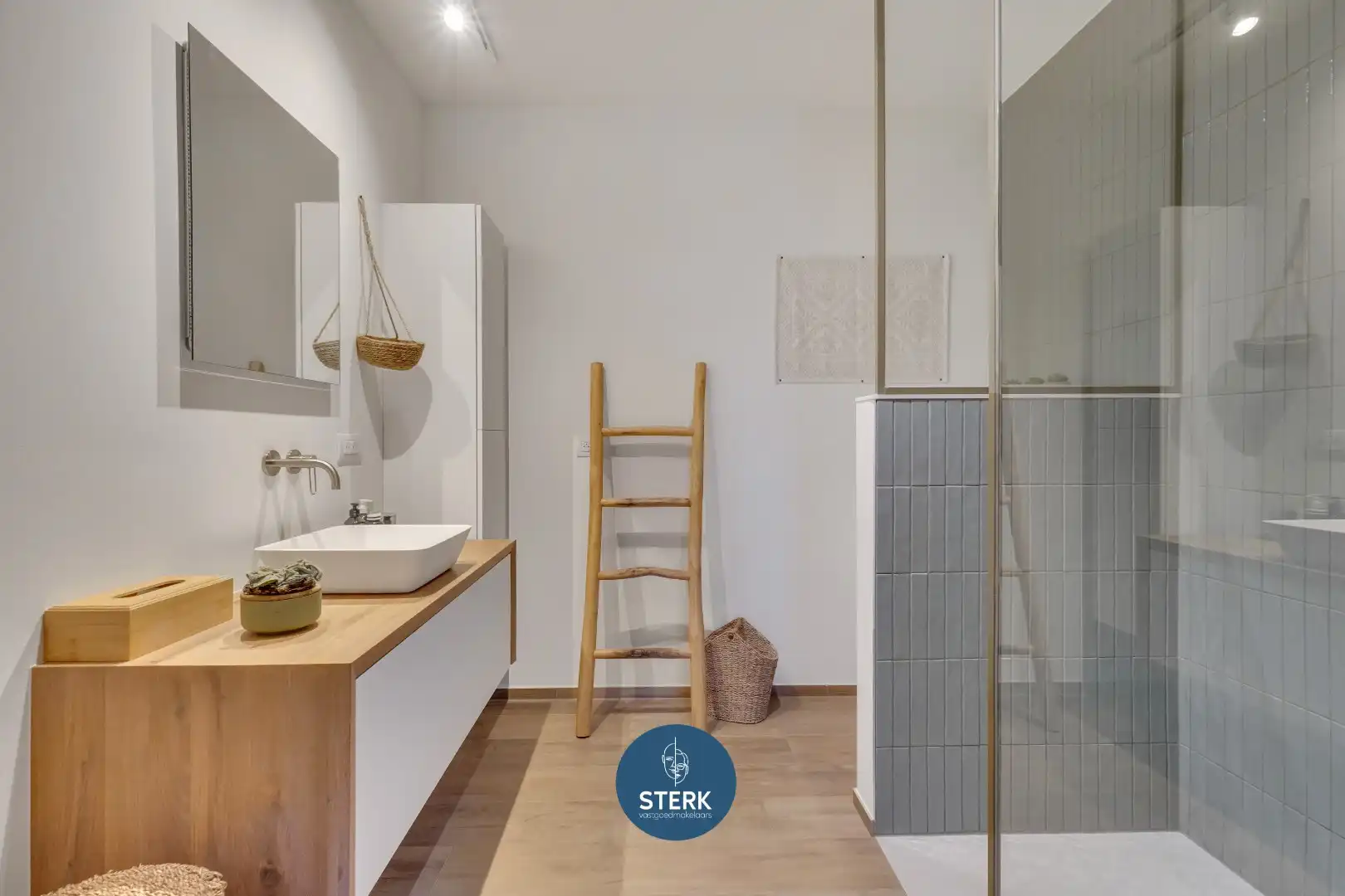 EXCLUSIEF PENTHOUSE OP EEN TOPLOCATIE TE EISDEN-MAASMECHELEN !  foto 25