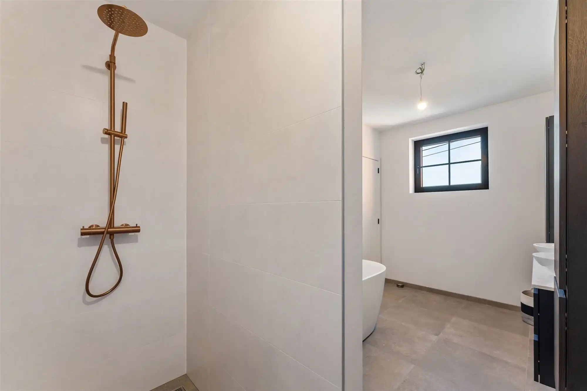 NIEUWBOUWWONING OP UNIEK PERCEEL MET MAAR LIEFST 34M STRAATBREEDTE! foto 14