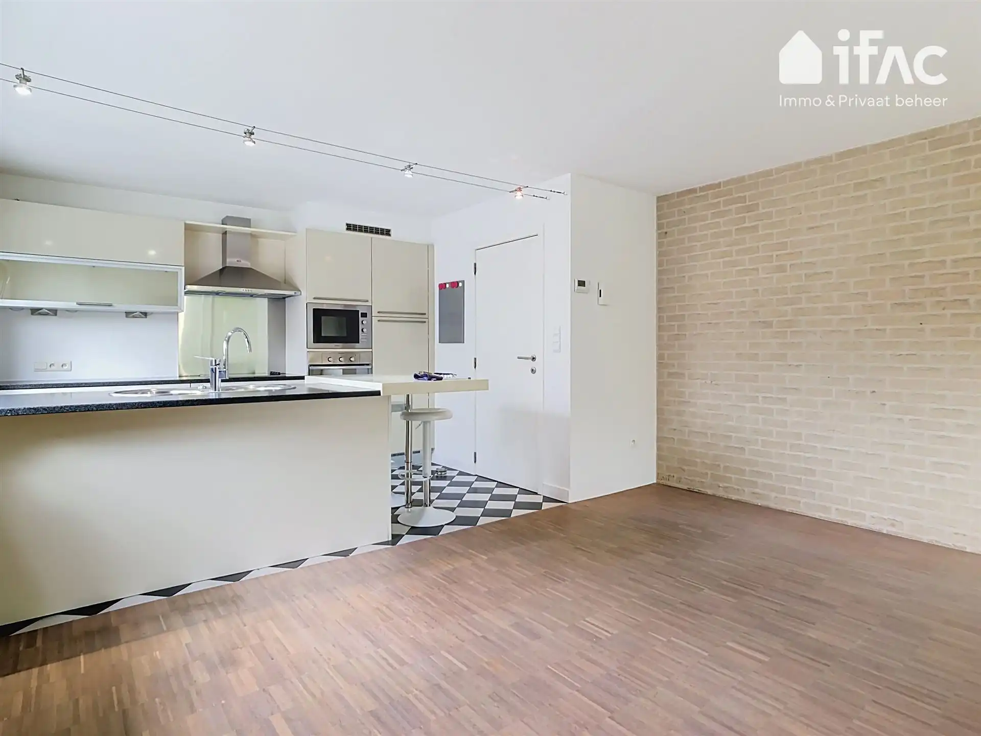 Mooi afgewerkte woning voorzien van zonnepanelen foto 5