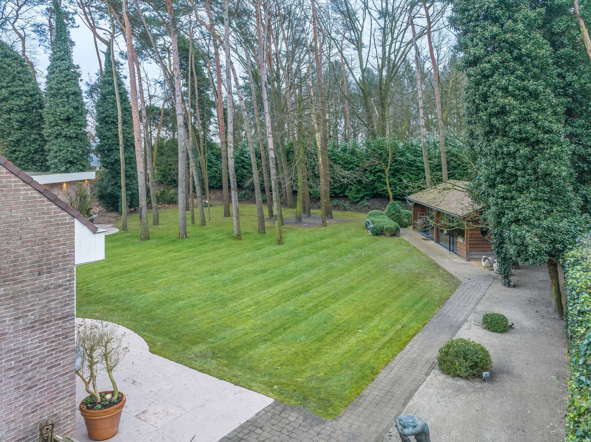 Prachtige Villa in groene omgeving foto 6