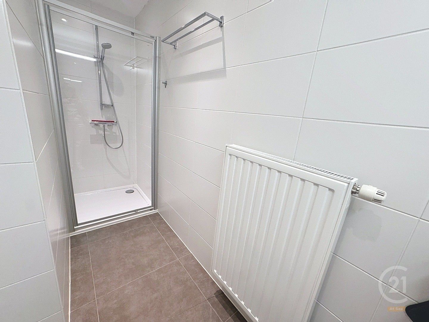 Instapklaar appartement met terras – Gelegen in het hart van Westende-Dorp foto 14