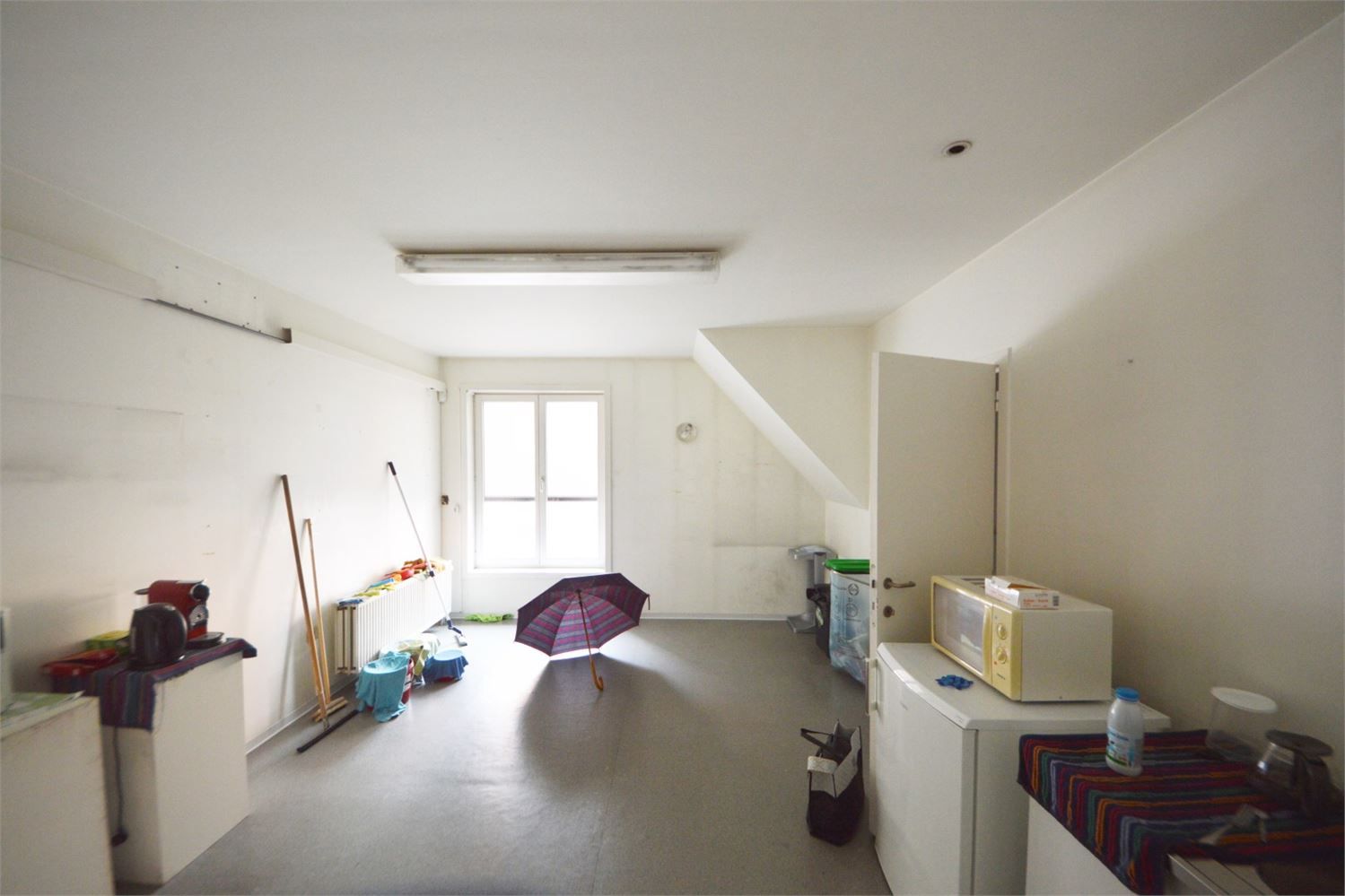 MODERN COMMERCIEEL GEBOUW LANGE ZOUTSTRAAT NAAST NOBEL foto 11