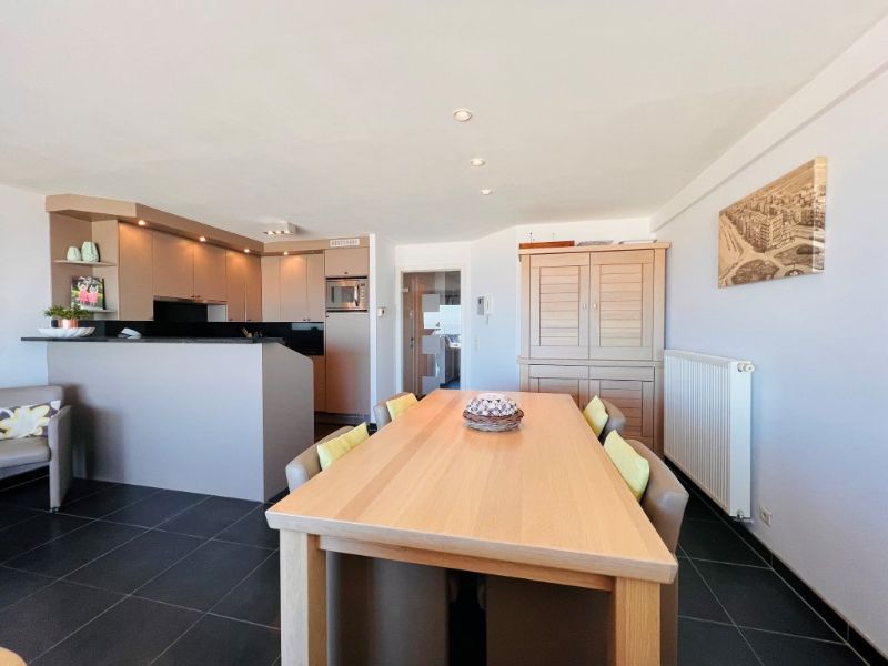 Luxueus appartement met 3 kamers en frontaal zeezicht foto 6