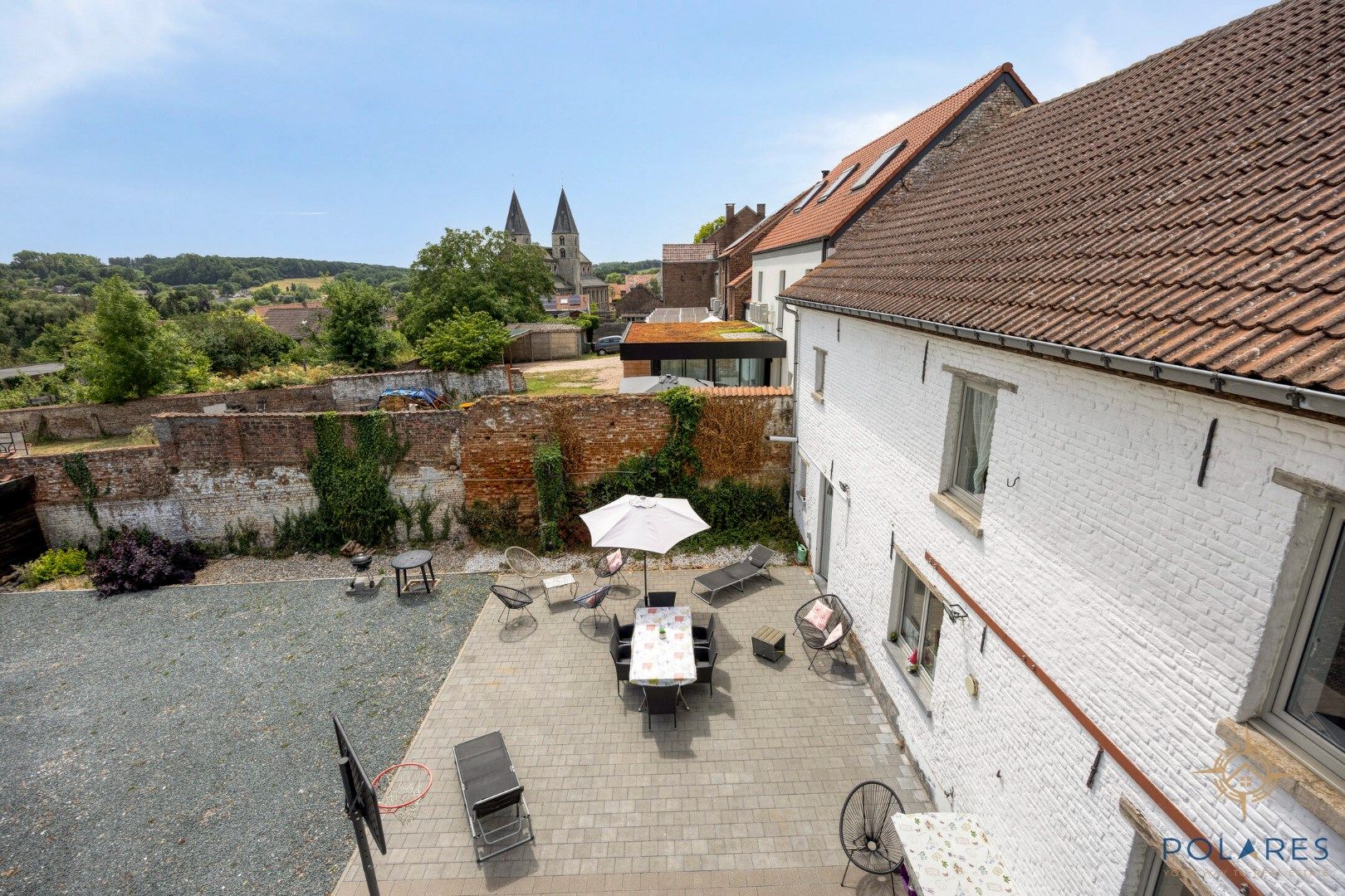 Karaktervolle, volledig gerenoveerde woning foto {{pictureIndex}}