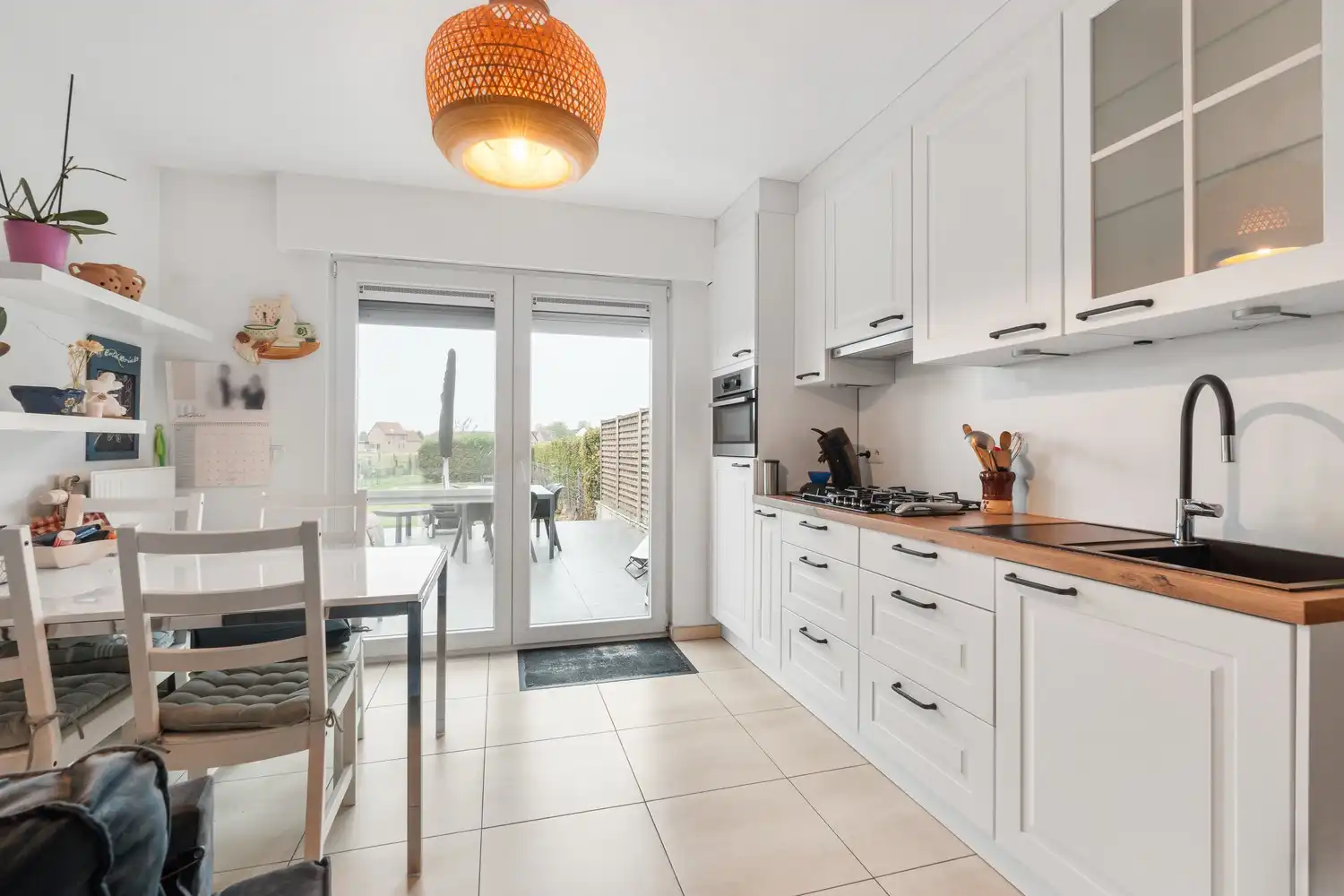Prachtige 3-gevelwoning met studio, grote tuin en vrij uitzicht foto 15