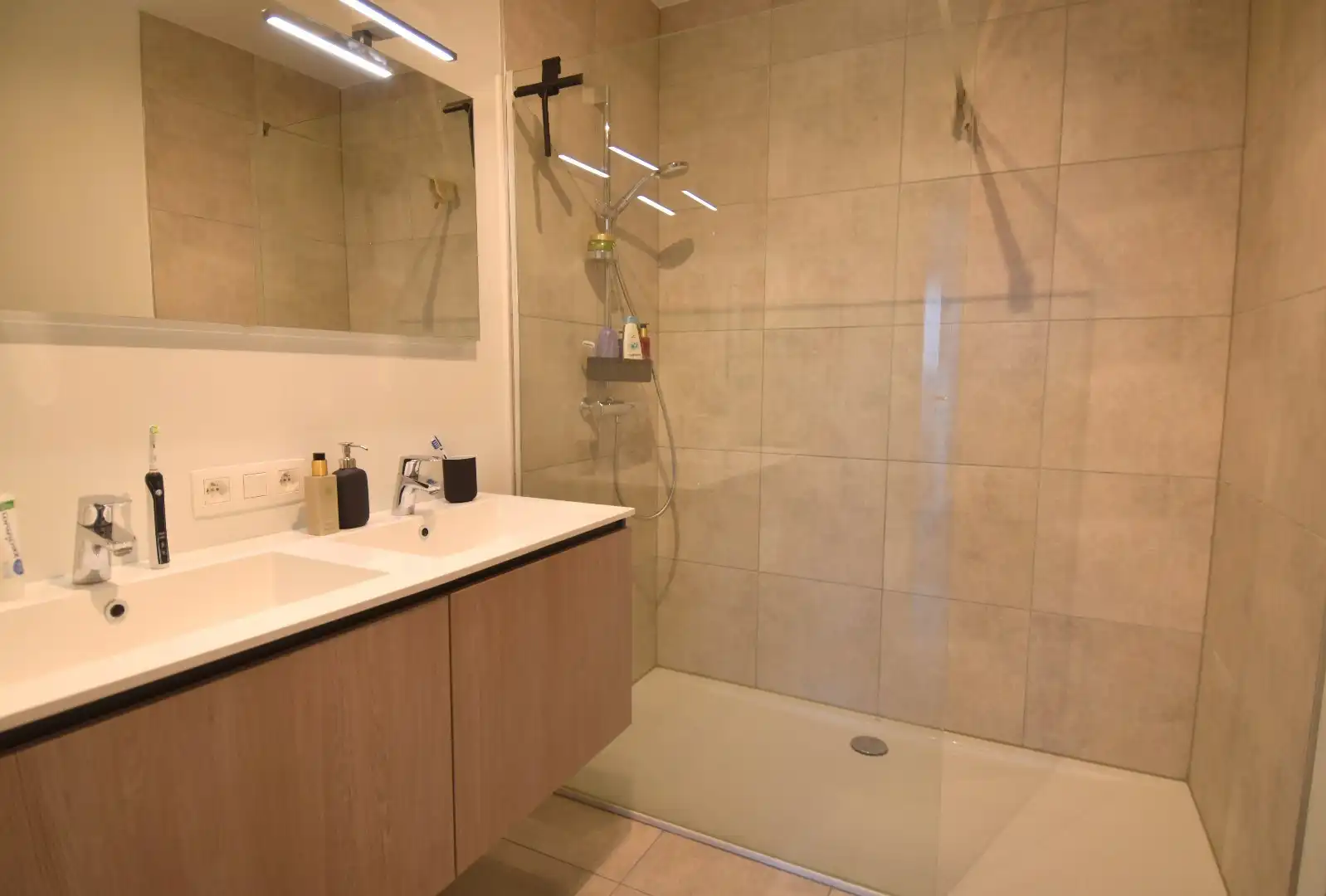 Prachtig 2-slaapkamerappartement (BJ 2021) met zicht op de Leie te koop in Harelbeke foto 10
