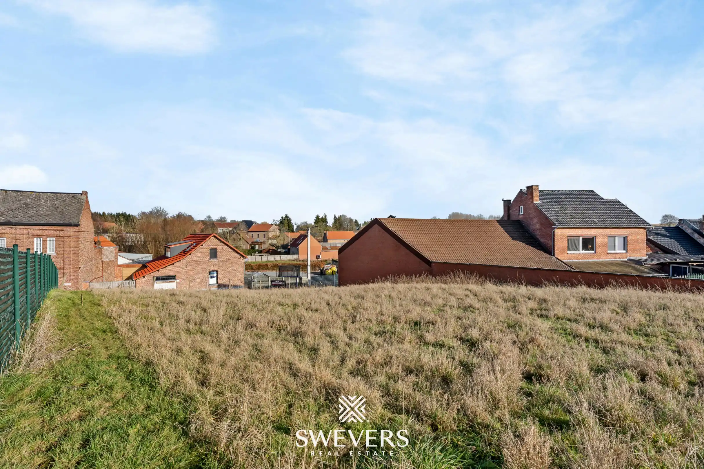 Royaal perceel gelegen in landelijke omgeving foto 12