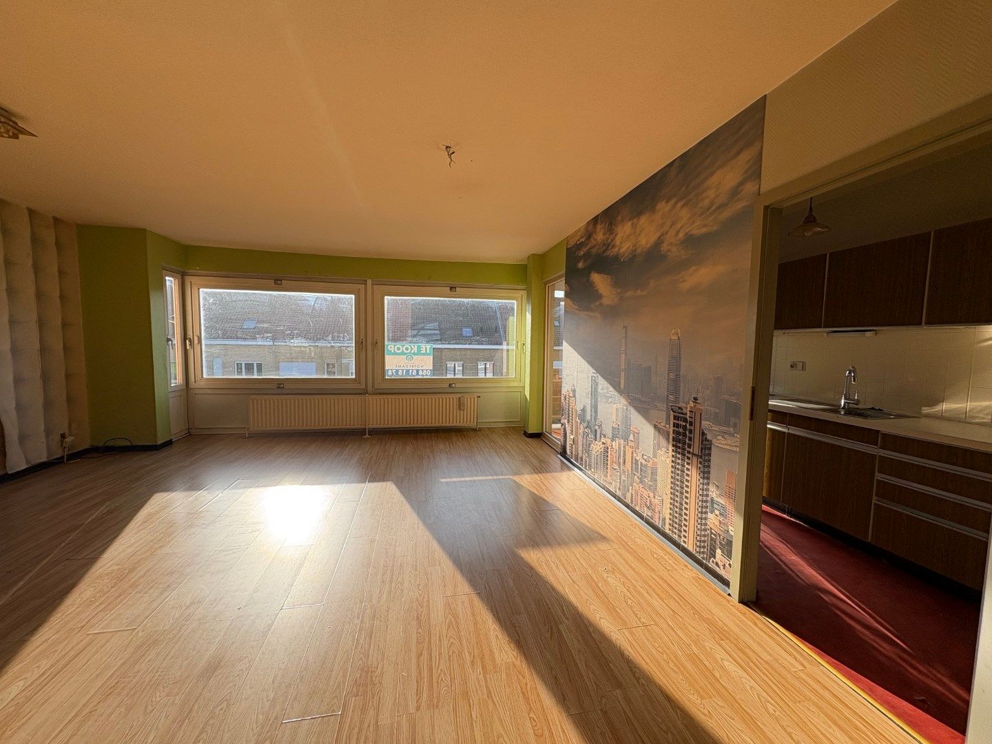 Ruim te renoveren appartement met garage  foto {{pictureIndex}}