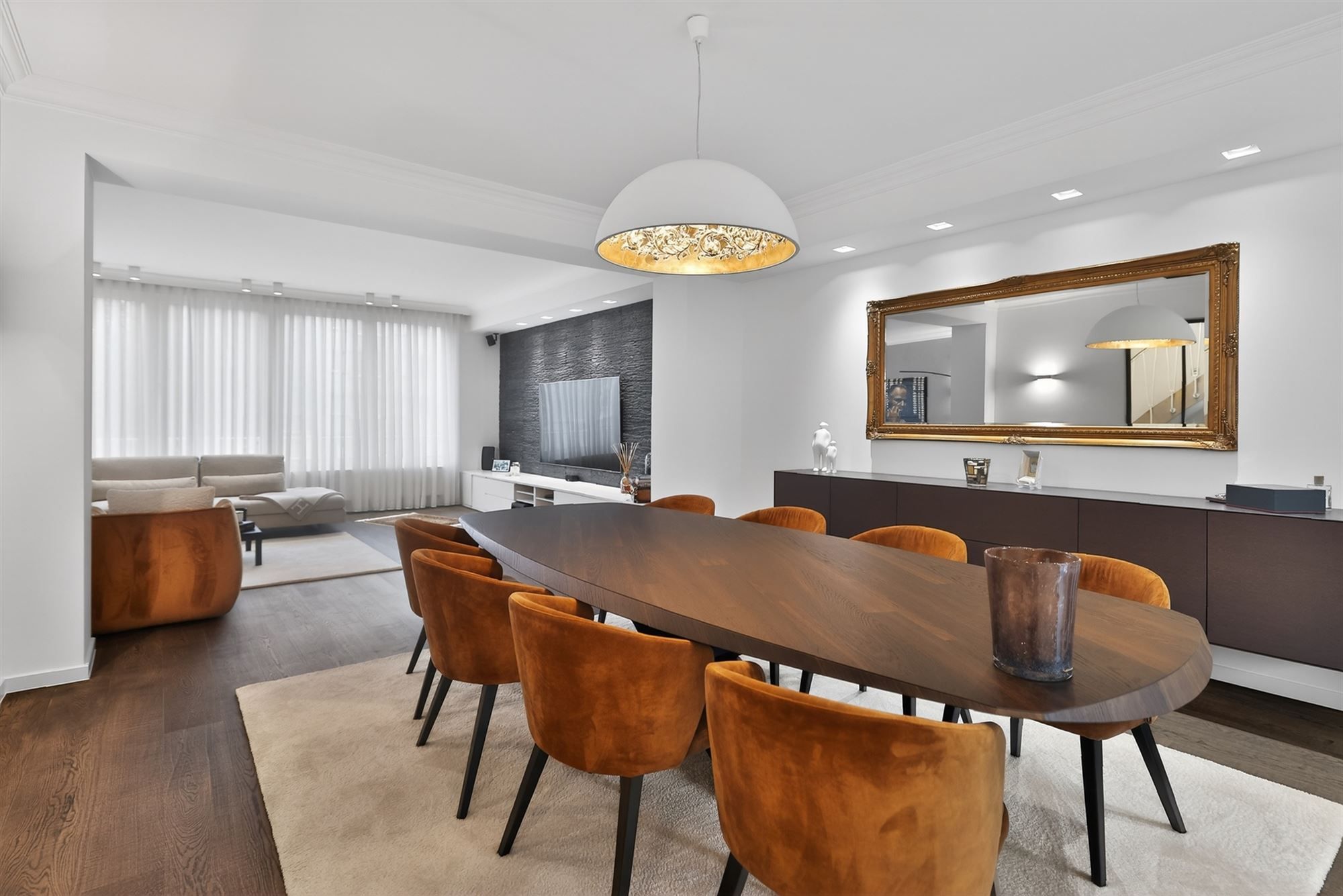 Knap afgewerkte ruime woning op toplocatie foto 6