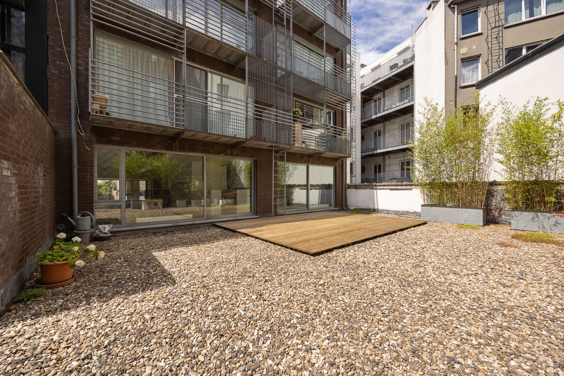 Commerciële ruimte met tuin en parking op ’t Zuid foto 17