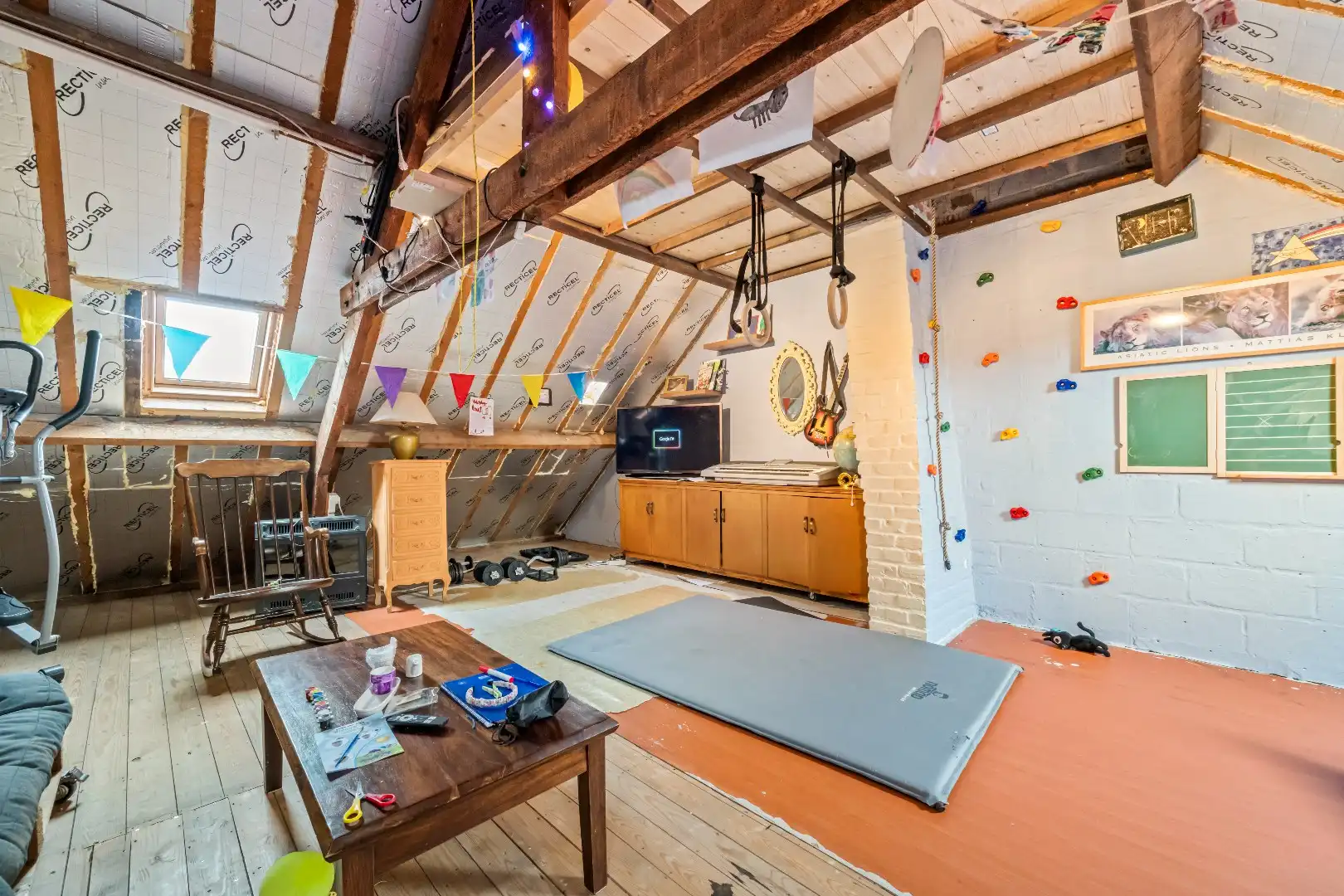 Goed gelegen gerenoveerd woonhuis foto 17