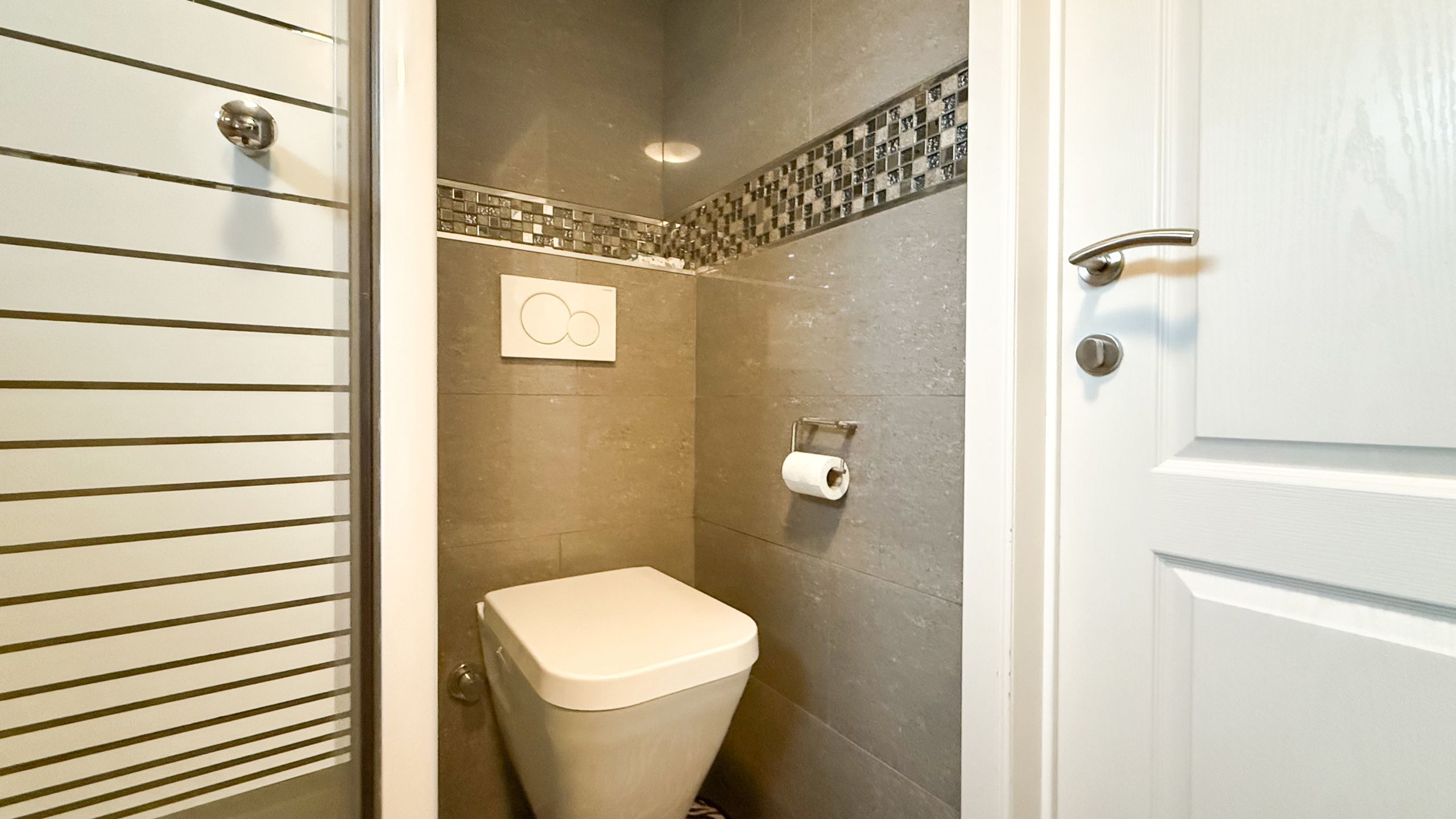 Mooie woning met moderne afwerking en gezellige veranda! foto 38