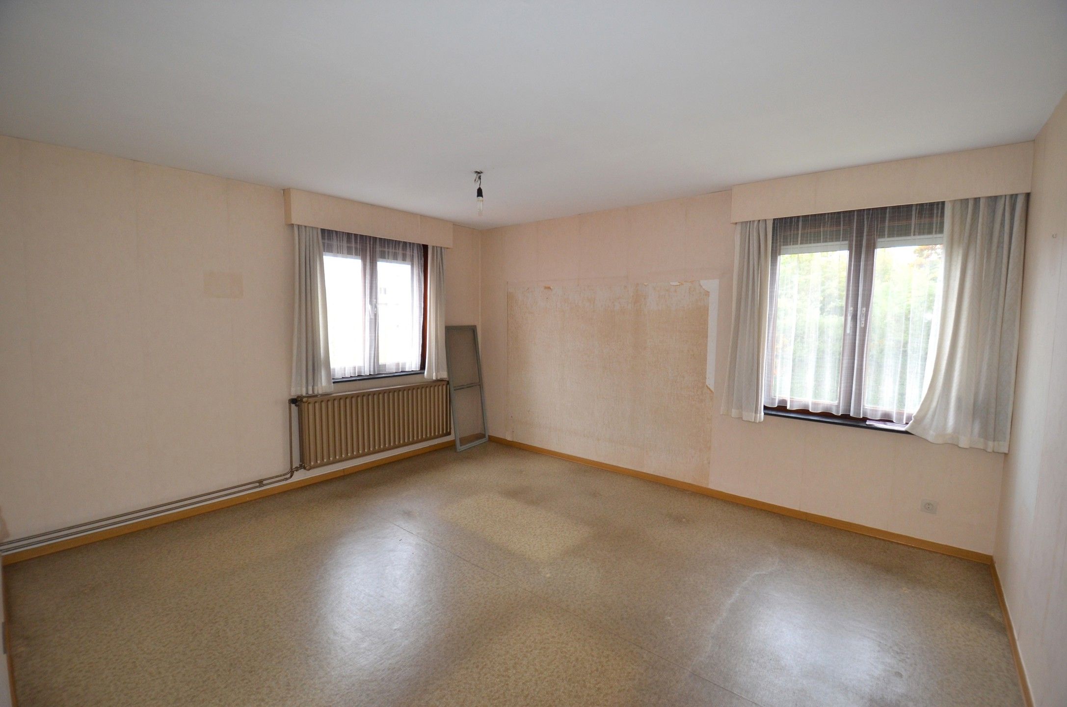 Te renoveren woning op rustige locatie foto 12