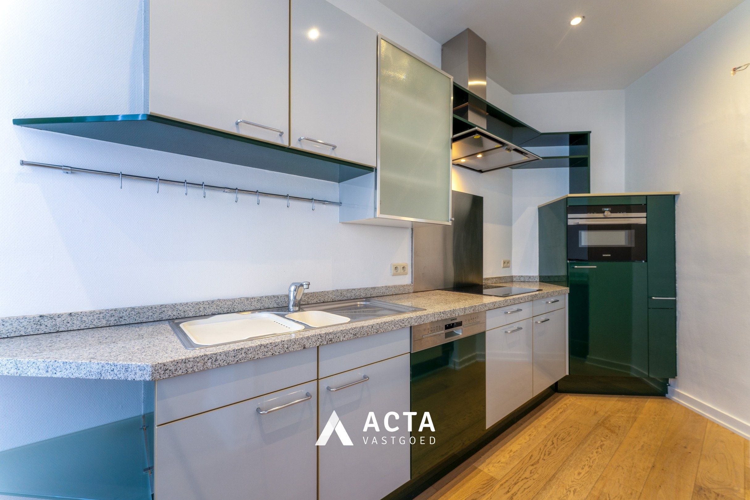 Charmant herenhuis- 3 slpk, praktijk +zonnige tuin foto 16