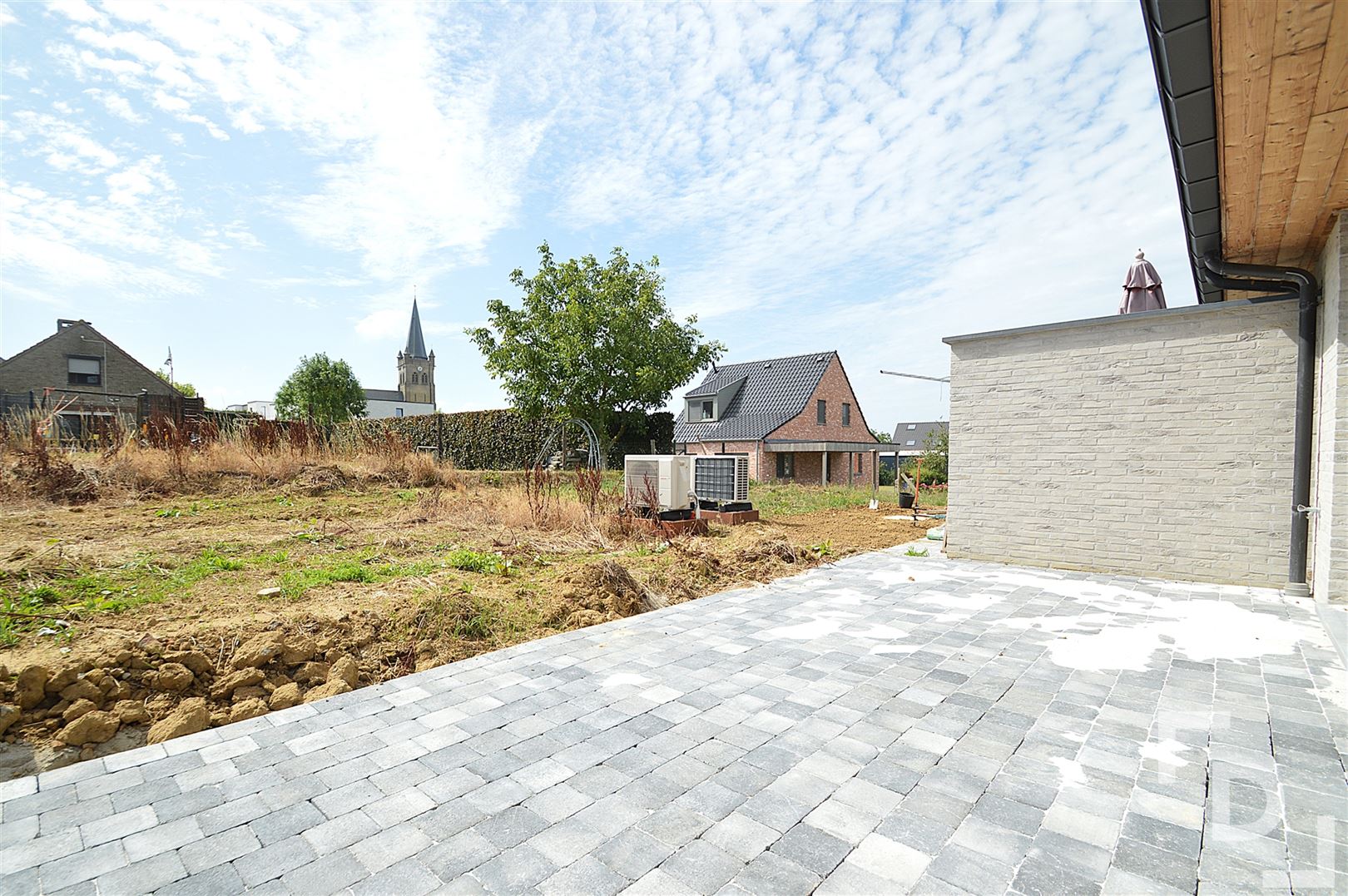 Nieuwbouwwoning met carport te huur in Wijtschate. foto 17
