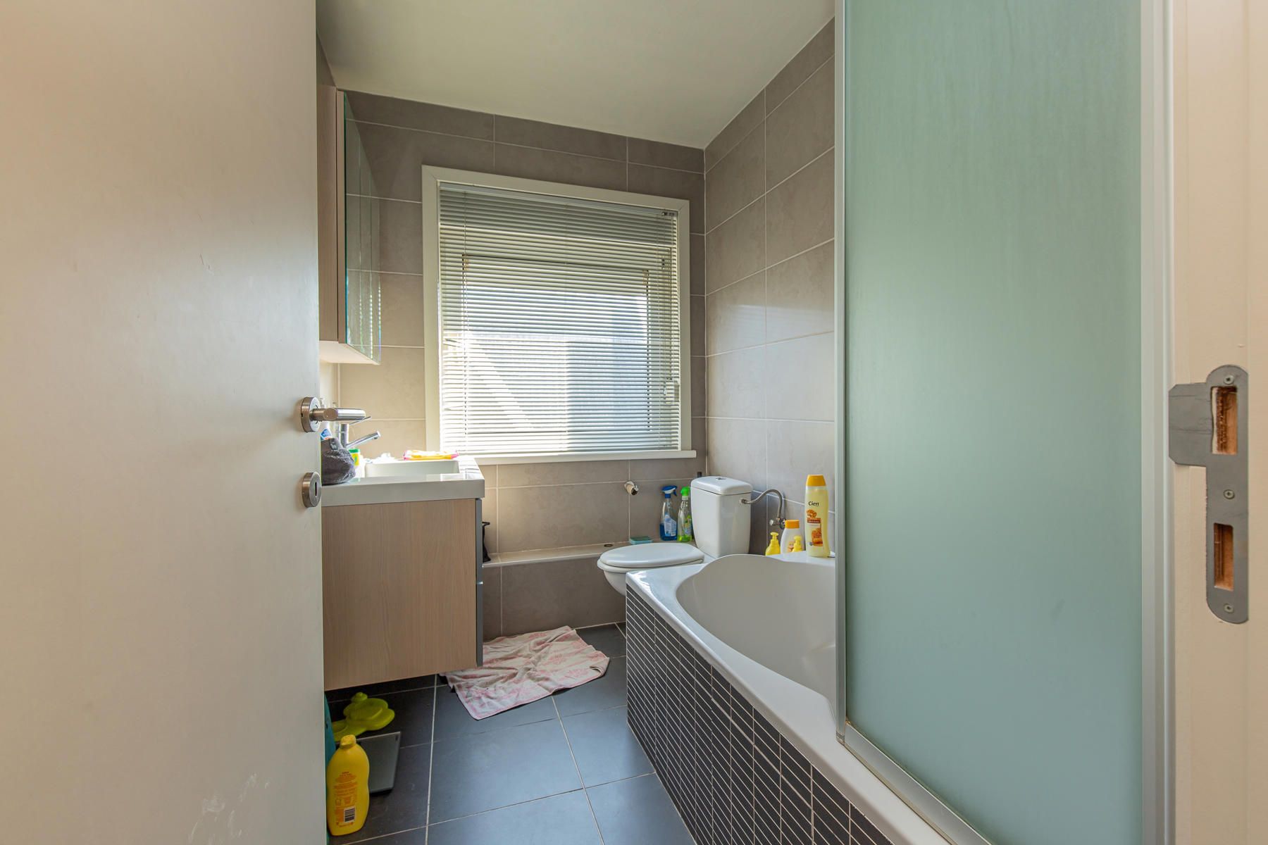 LEDE - Ruime woning in rustige buurt. foto 6