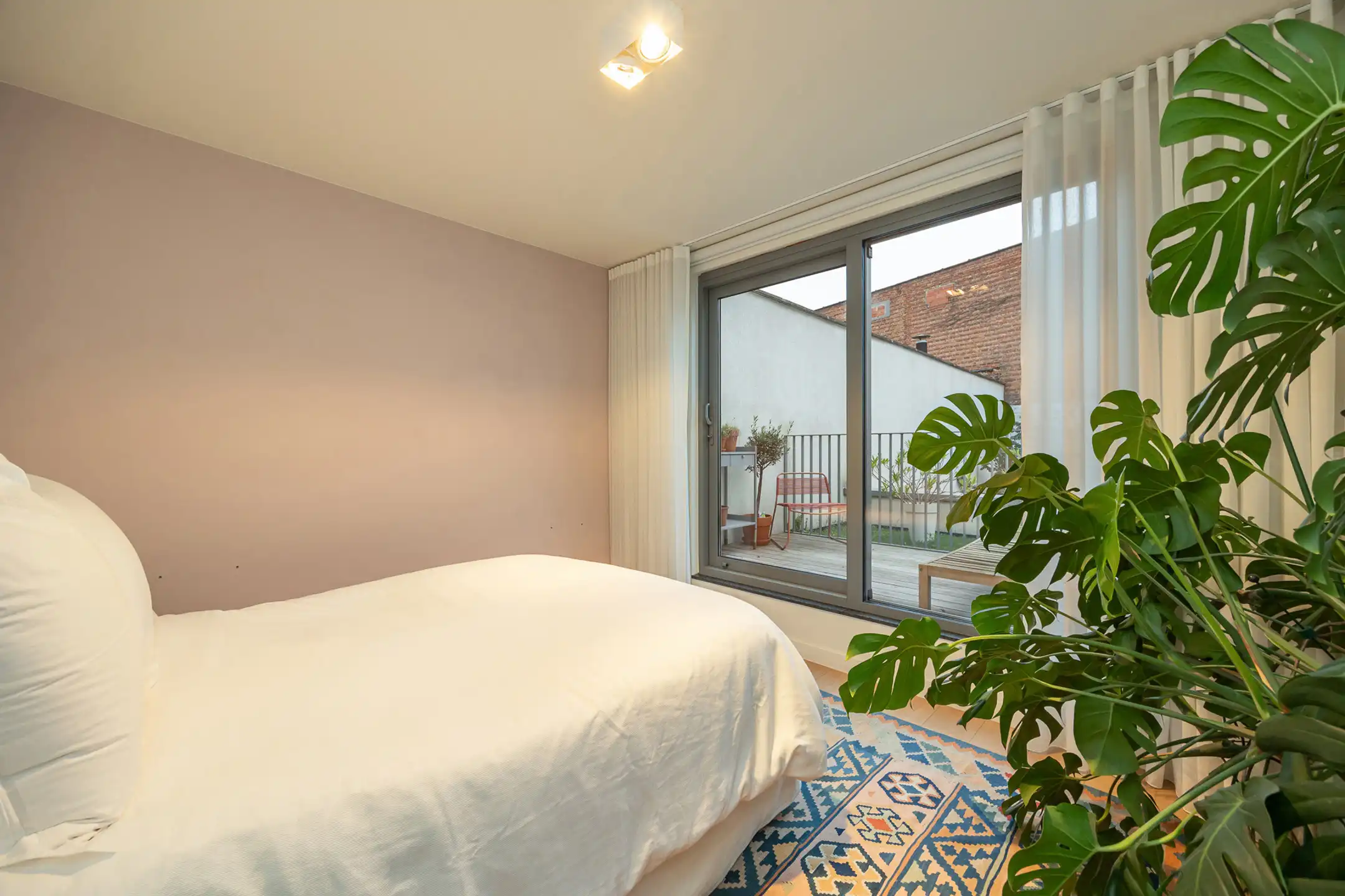 Modern en lichtrijk appartement met twee terrassen foto 13
