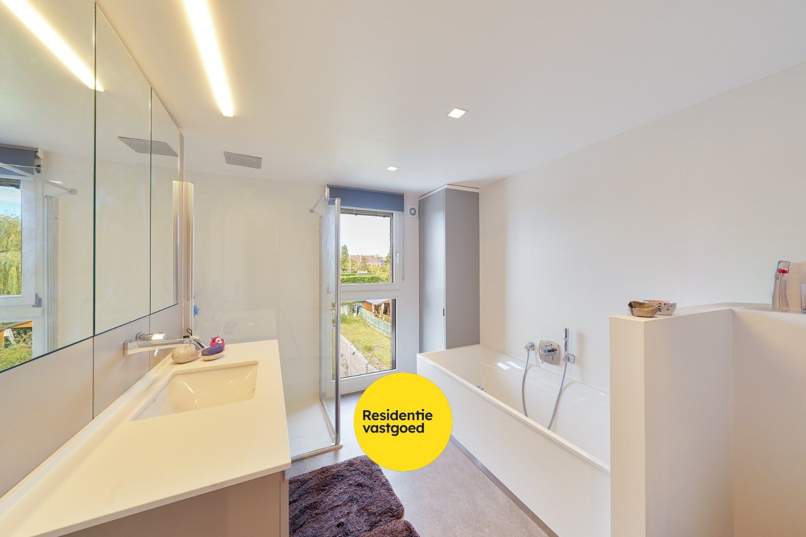 Instapklare halfopen woning met zonnige tuin, aparte garage en tuinhuis foto 19