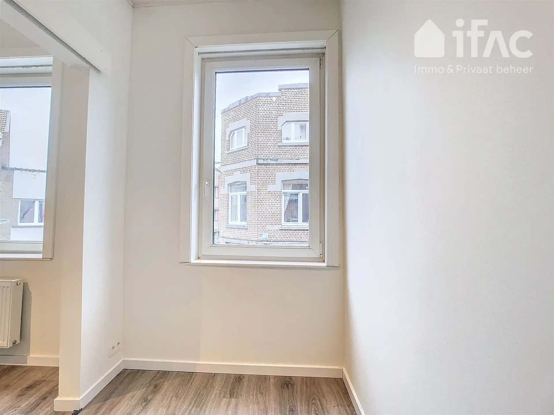 Mooi gerenoveerde woning met ruim terras foto 7